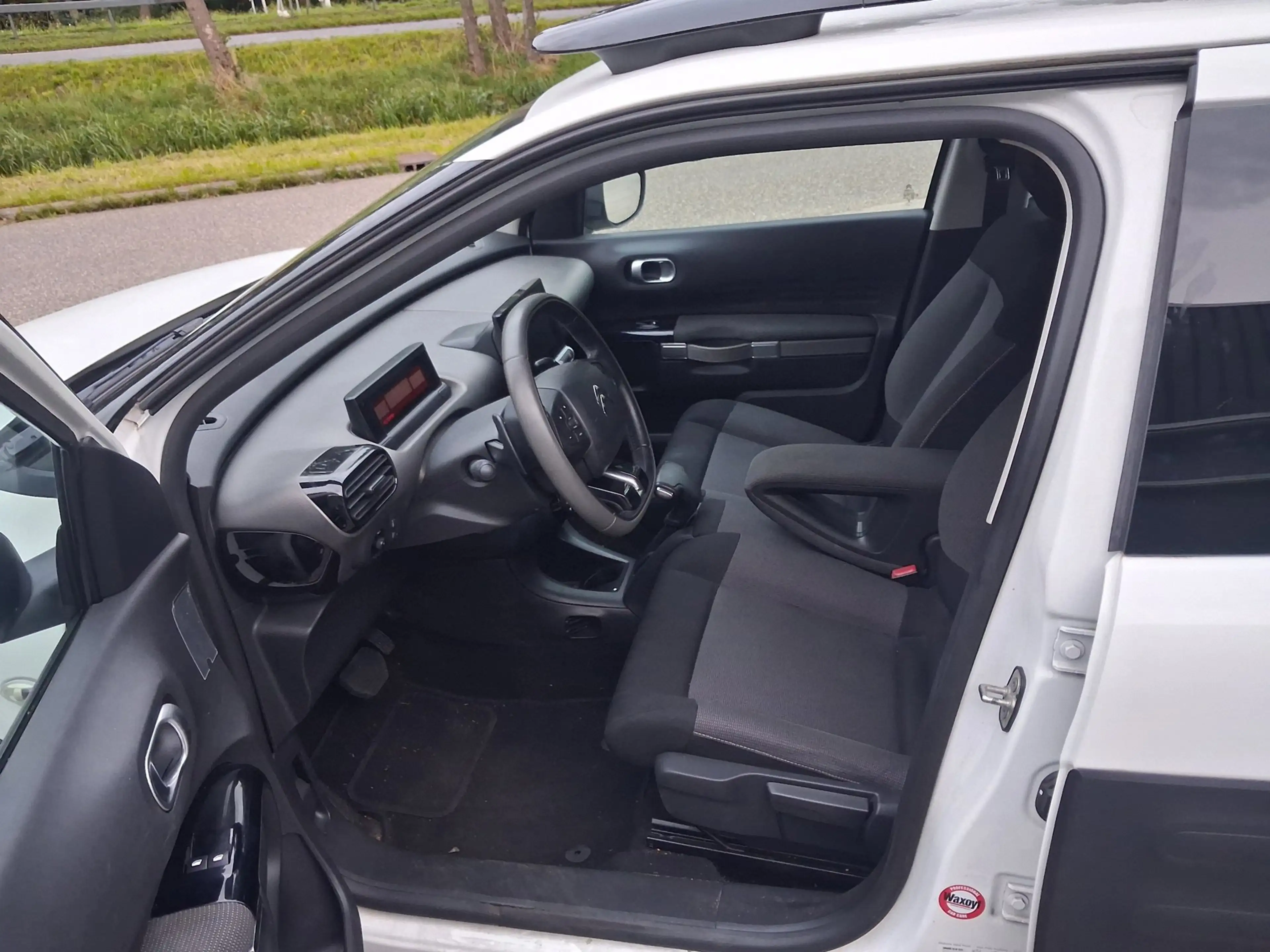 Citroen C4 Cactus 1.2 e-VTi Feel ((( auto.aat ))) — photo 9