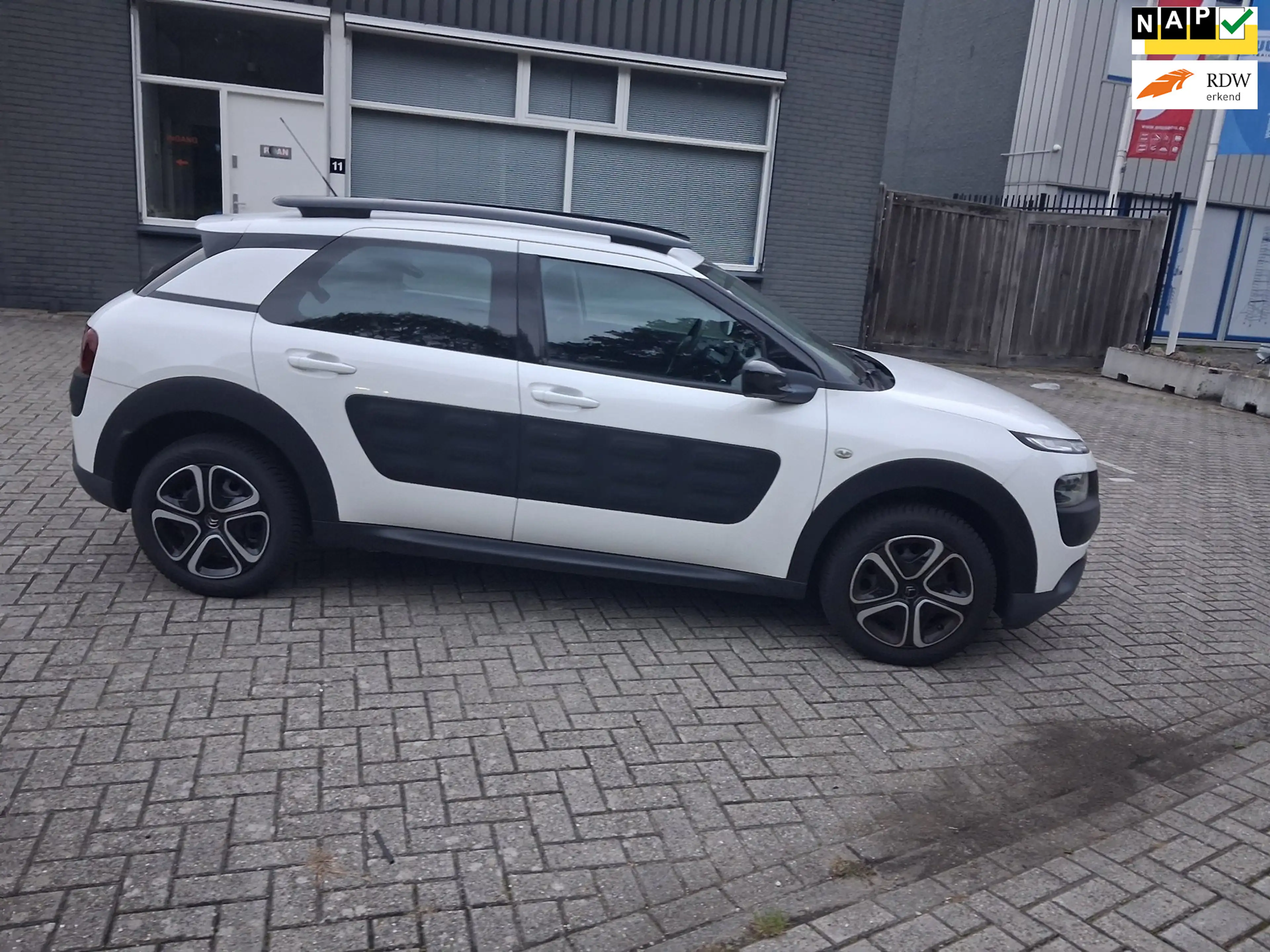 Citroen C4 Cactus 1.2 e-VTi Feel ((( auto.aat )))