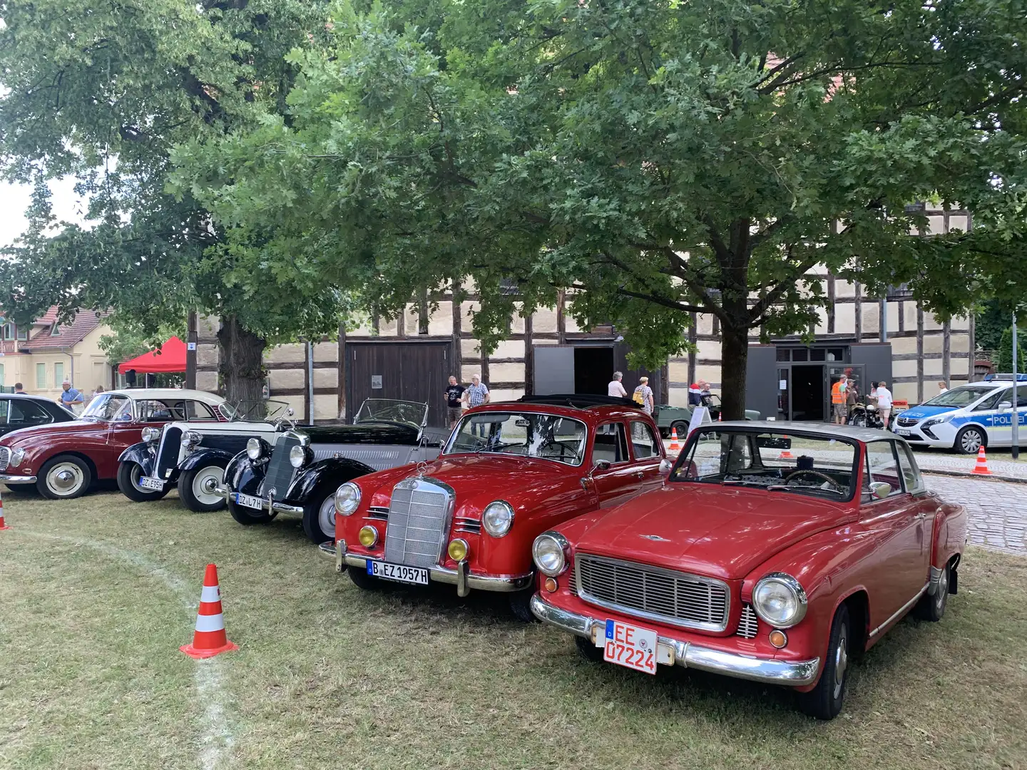 Oldtimer Mercedes Benz Mercedes Ponton - 2