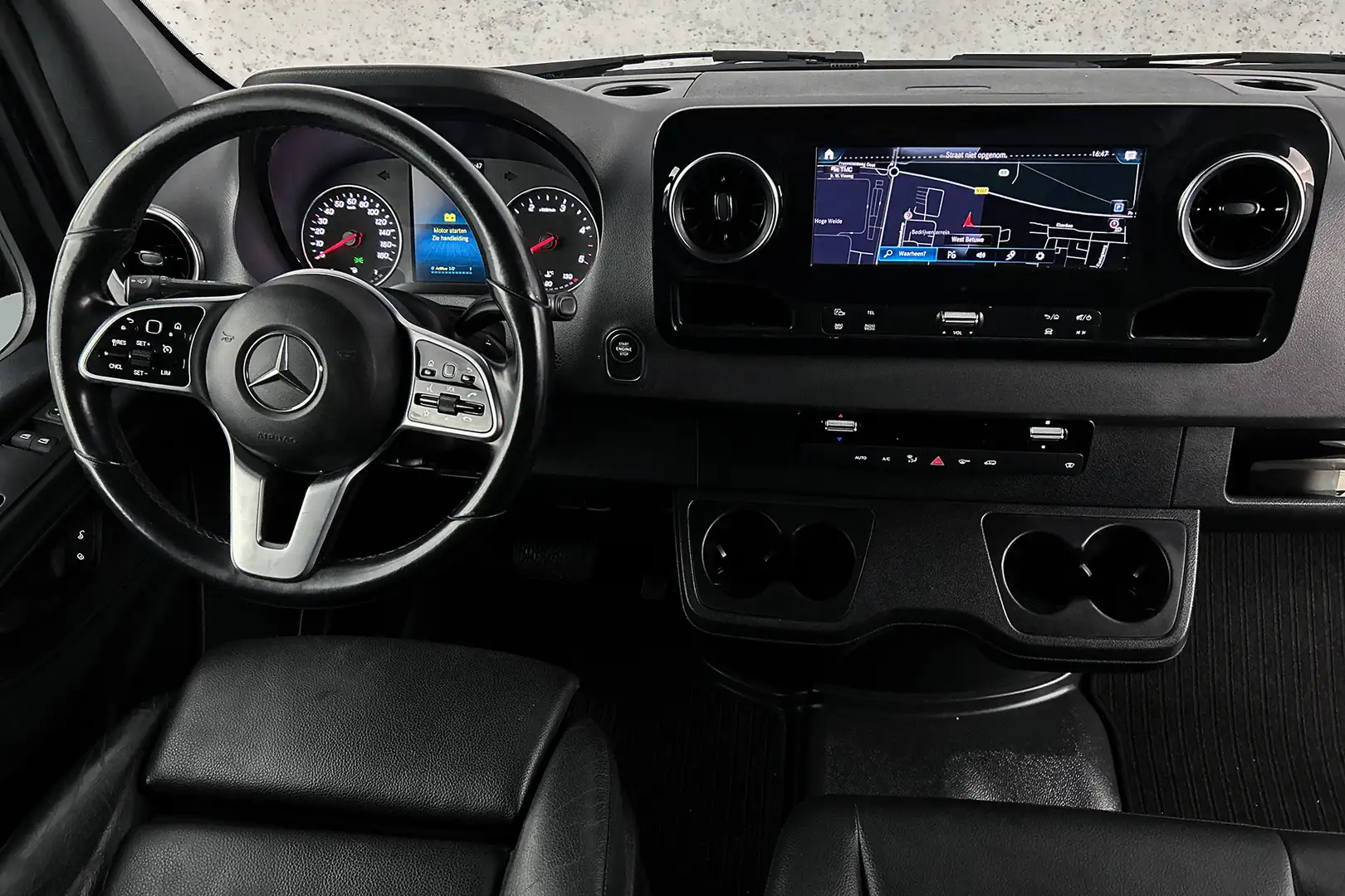Mercedes-Benz Sprinter 319 3.0 CDI L2H2 V6 Automaat | 360 camera | LED | Fekete - 2