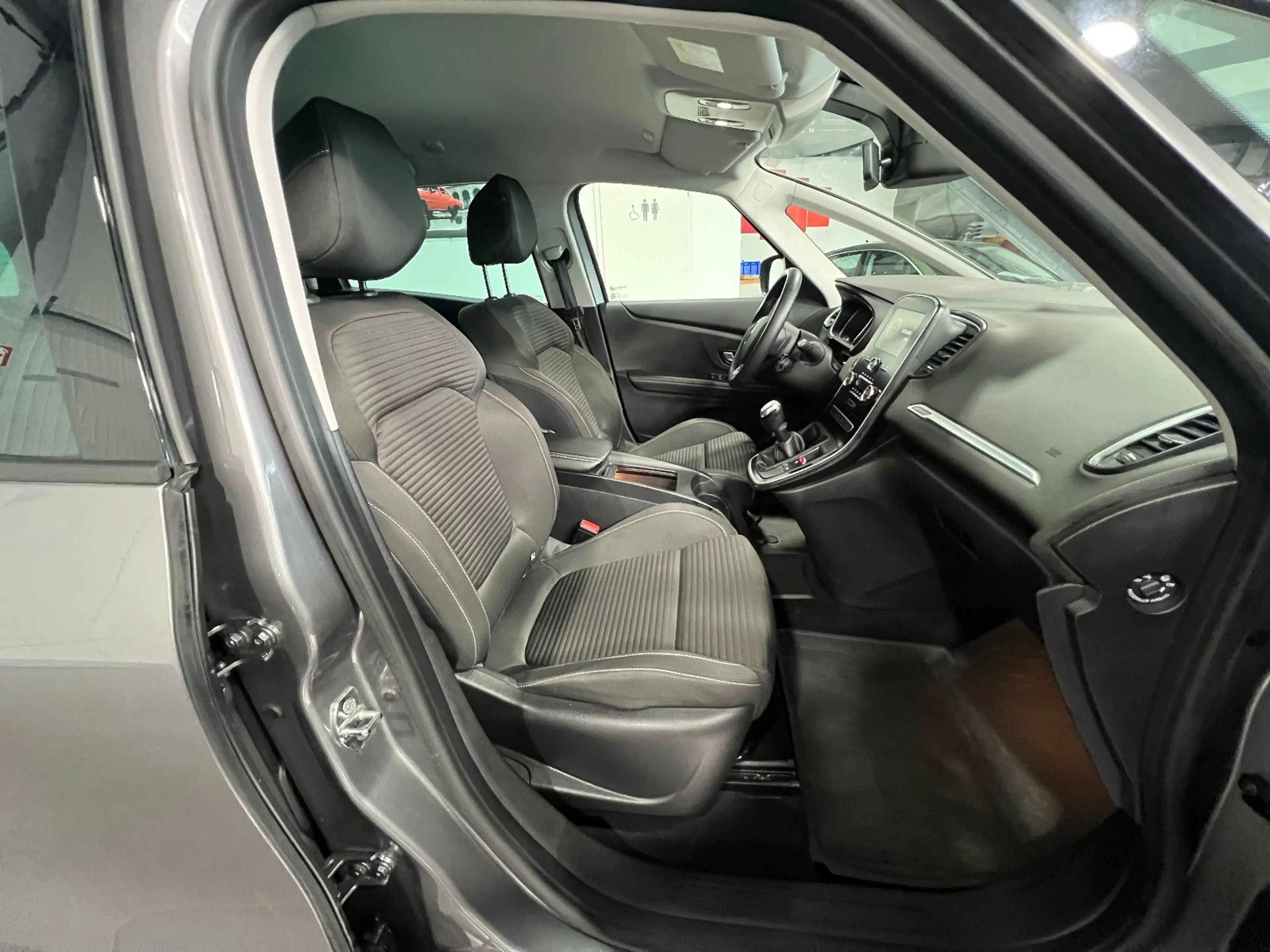 Renault Grand Scenic IV 1.3 **Navi*Kamera*PDC*Temp** — photo 13
