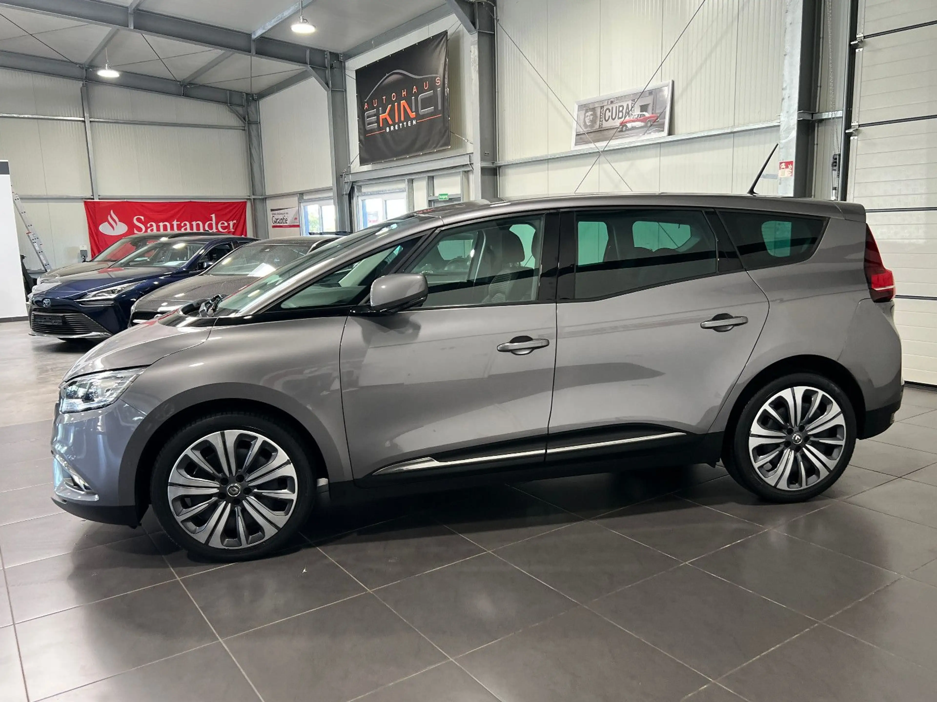 Renault Grand Scenic IV 1.3 **Navi*Kamera*PDC*Temp** — photo 3