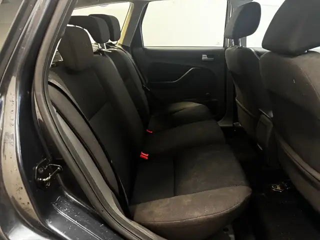 Ford Focus view 11