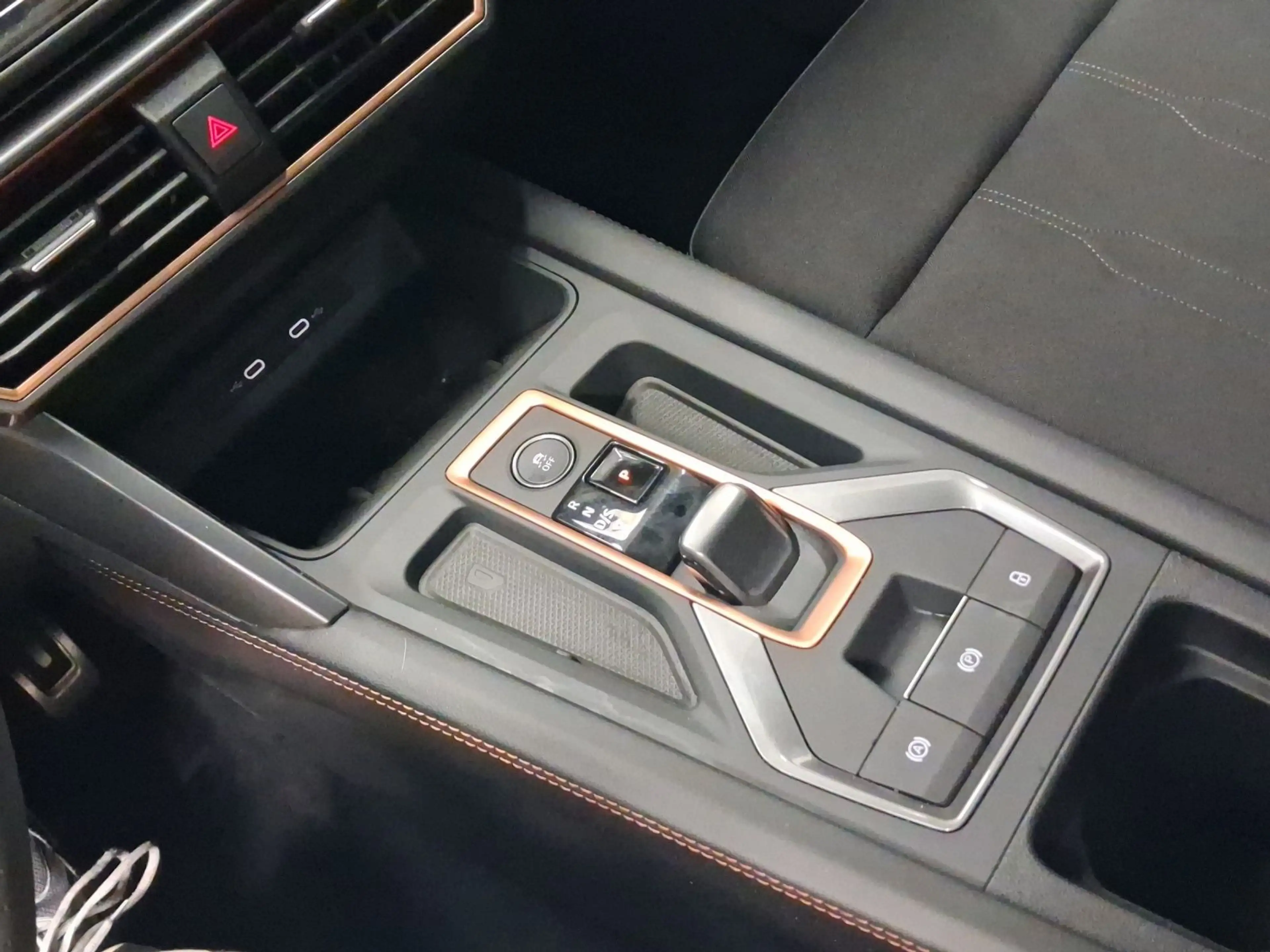 CUPRA Formentor 2.0 TDI DSG SENNHEISER NAVI 360° — photo 11