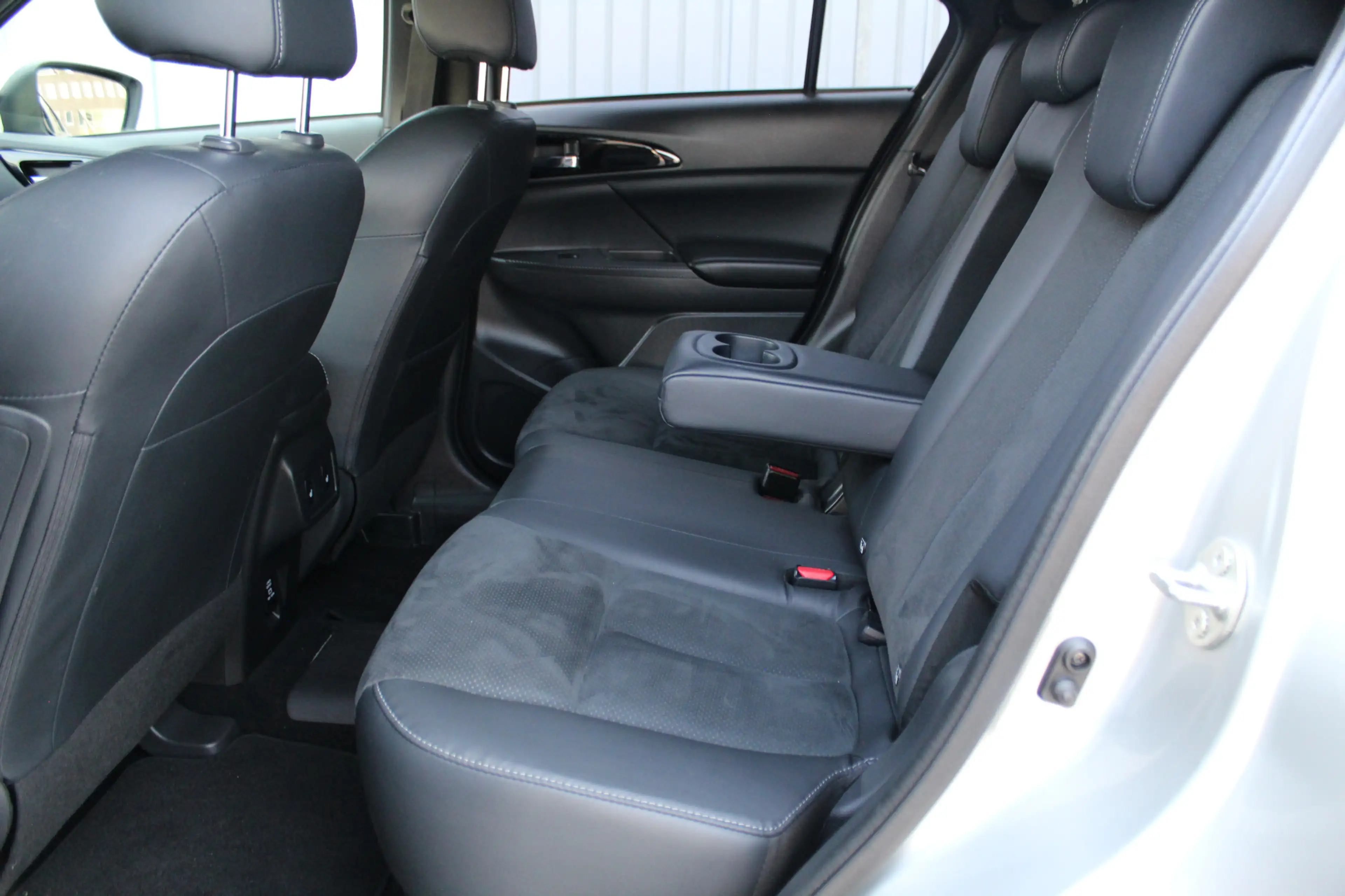 Mitsubishi Eclipse Cross 2.4-188pk PHEV 'Instyle'. Zeer nette en luxe Mitsu — photo 18