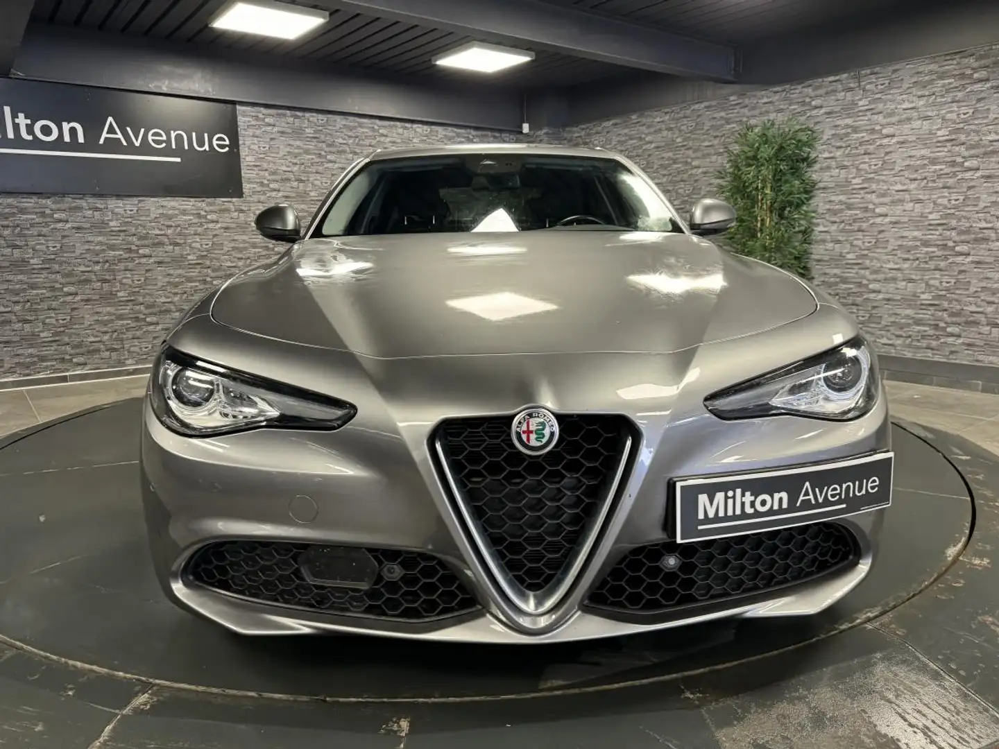 Alfa Romeo Giulia Giulia 2.2 D - 190 - BVA Super Gris - 2