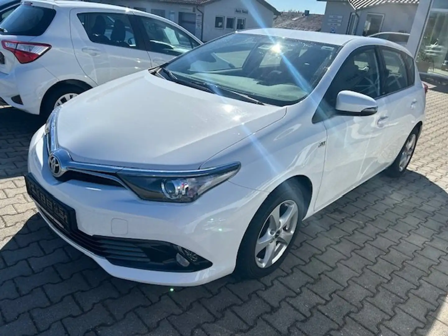 Toyota Auris 1.2 Turbo Edition-S Kamera, Klima, 8x ALU, Sitzh. Weiß - 2