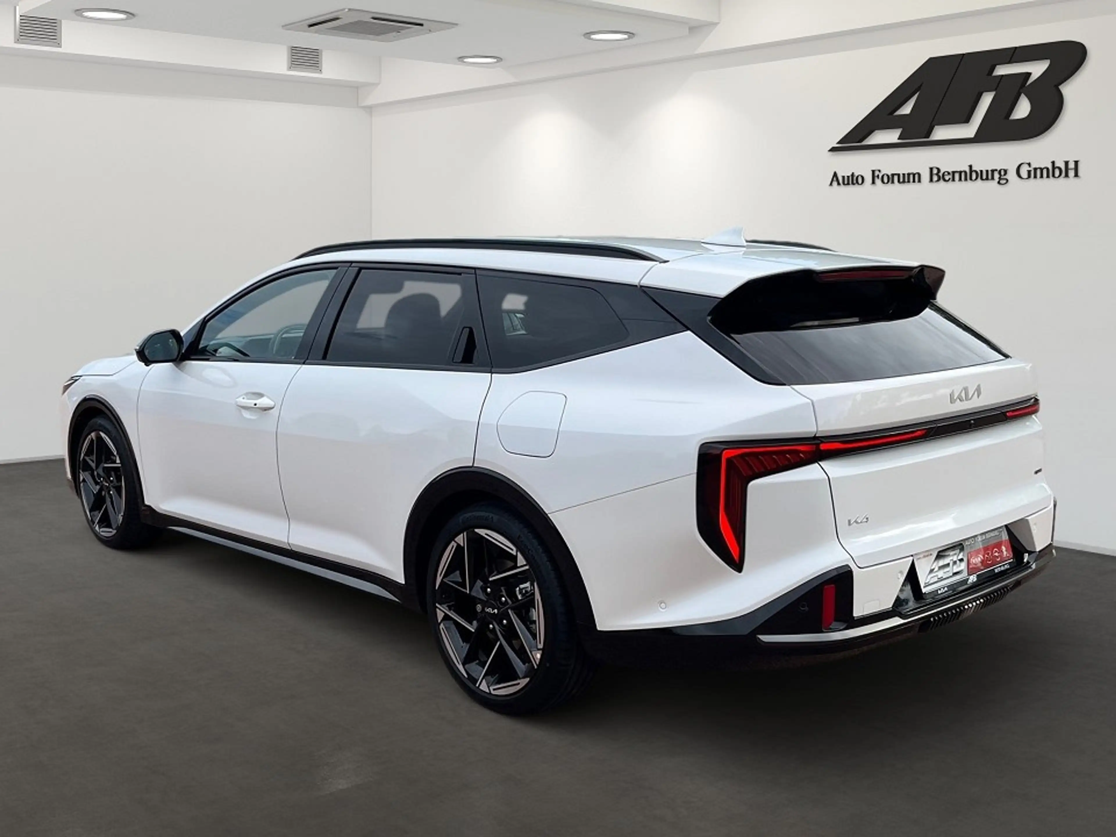 Kia K4 SW 1.6T DCT7 GT-Line Sitzpaket Navi Sound HUD 360 — photo 4