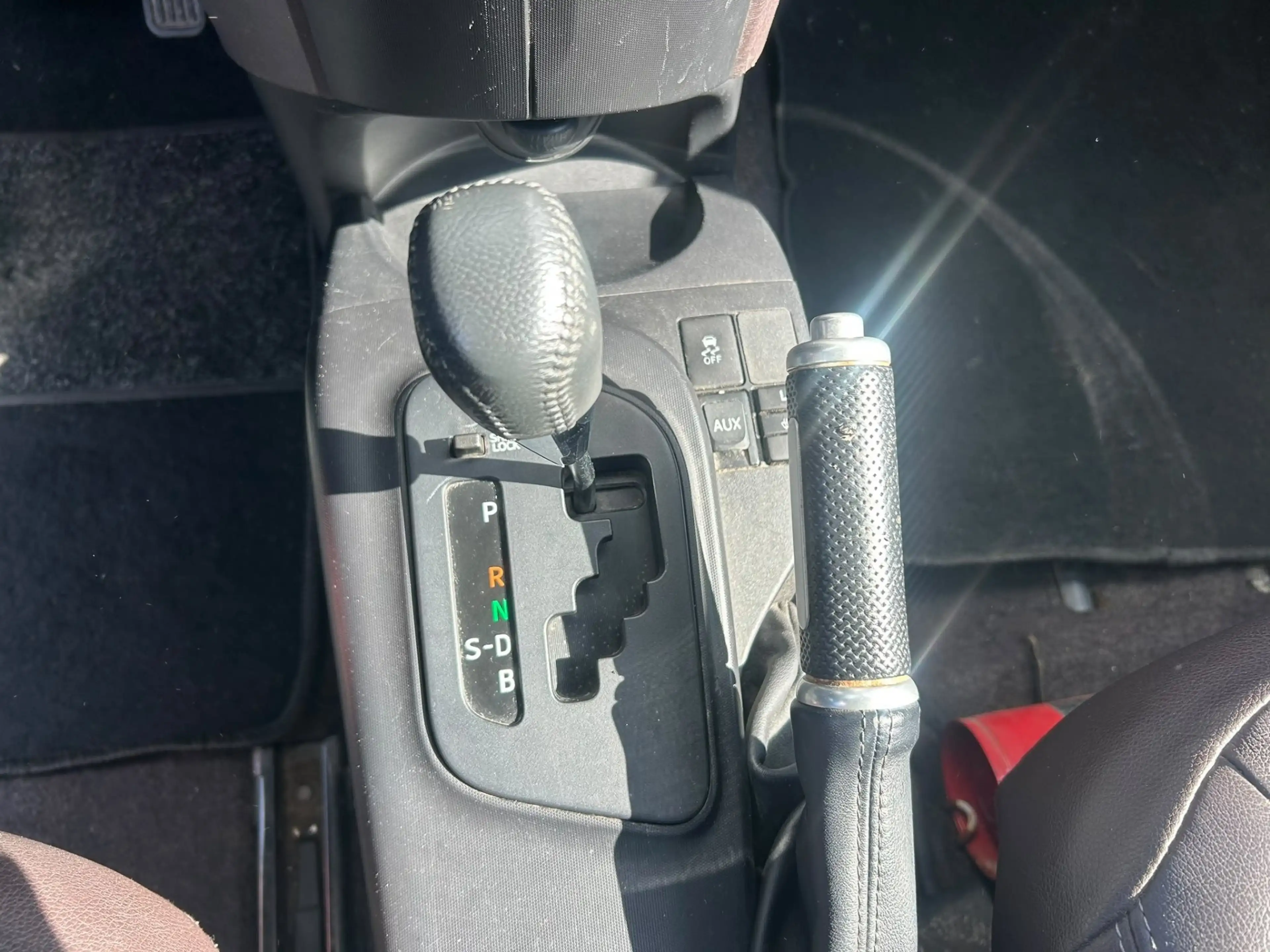 Toyota iQ iQ 1.33i VVT-i Premium Multidrive — photo 11