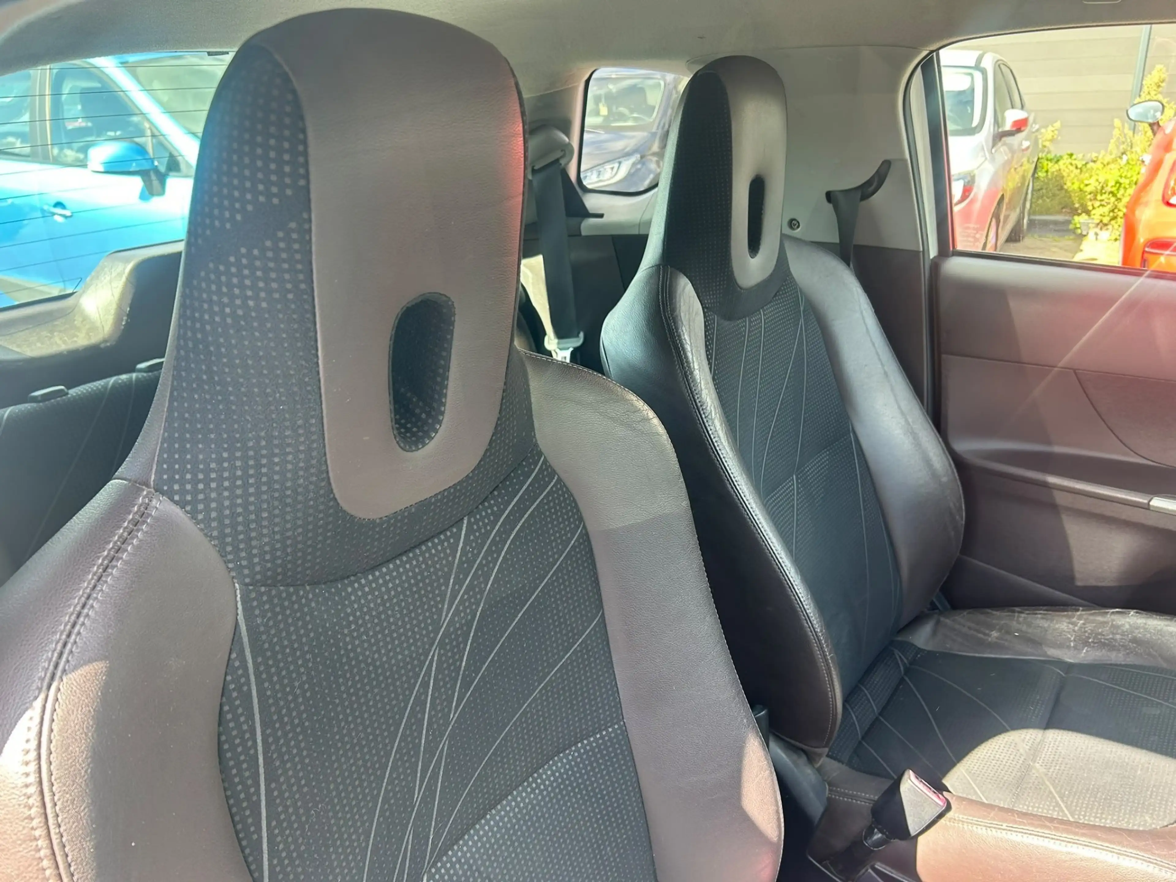 Toyota iQ iQ 1.33i VVT-i Premium Multidrive — photo 7