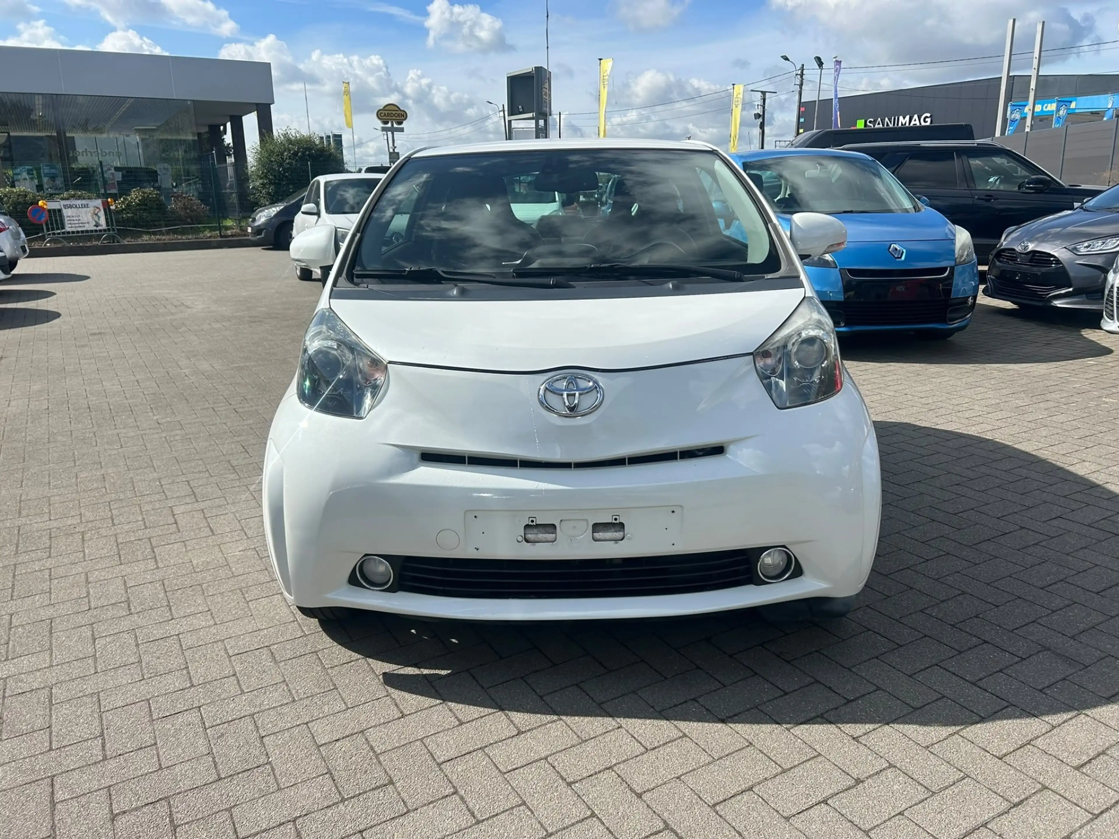 Toyota iQ iQ 1.33i VVT-i Premium Multidrive — photo 3
