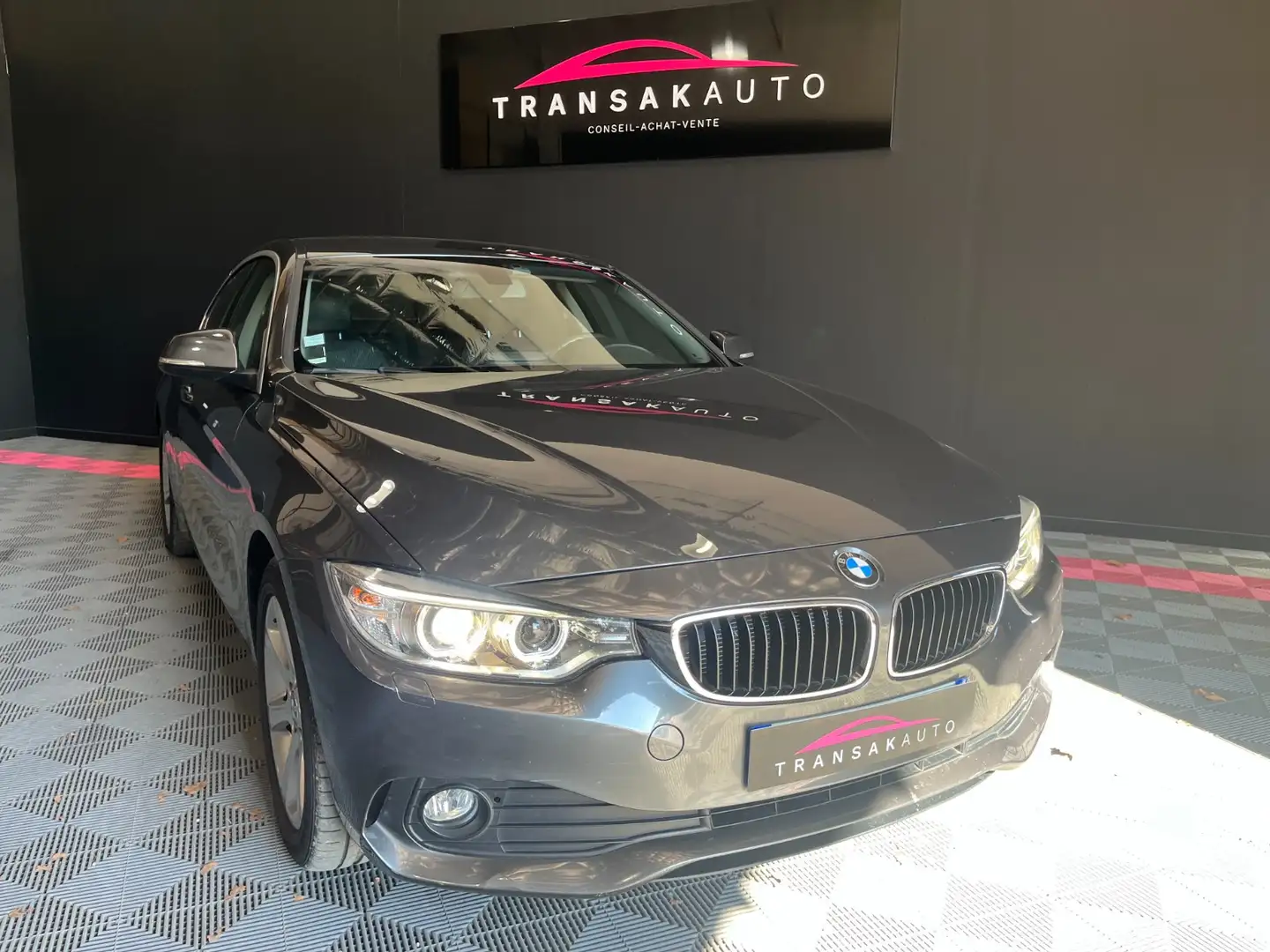 BMW Lounge Grau - 2