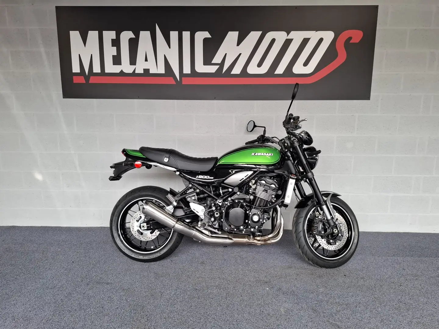 Kawasaki Z900RS 2025 ABS E5+ - TRES FAIBLE KILOMETRAGE Noir - 1