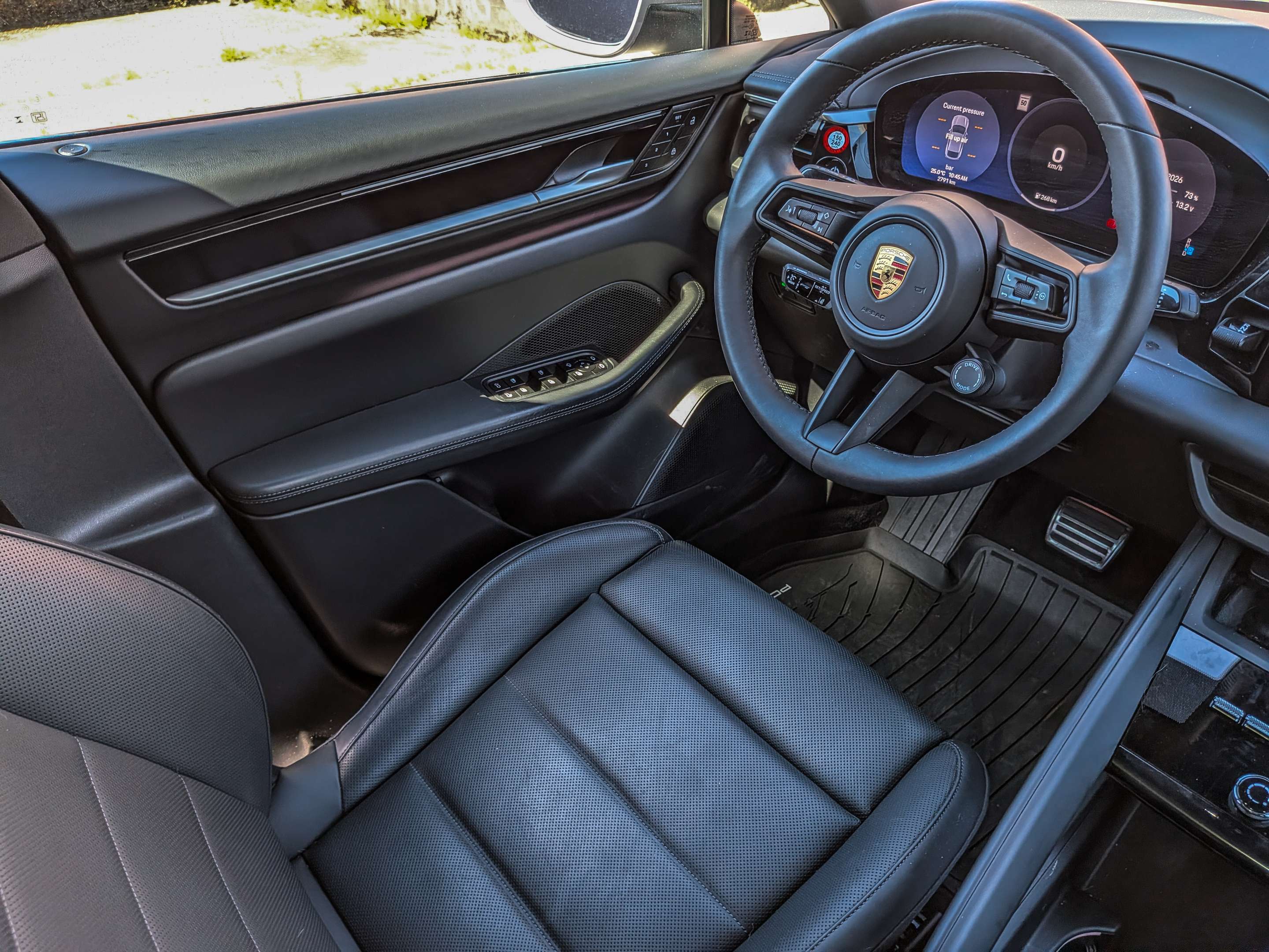 2025 Porsche Macan Electric 4S AWD thumb 15