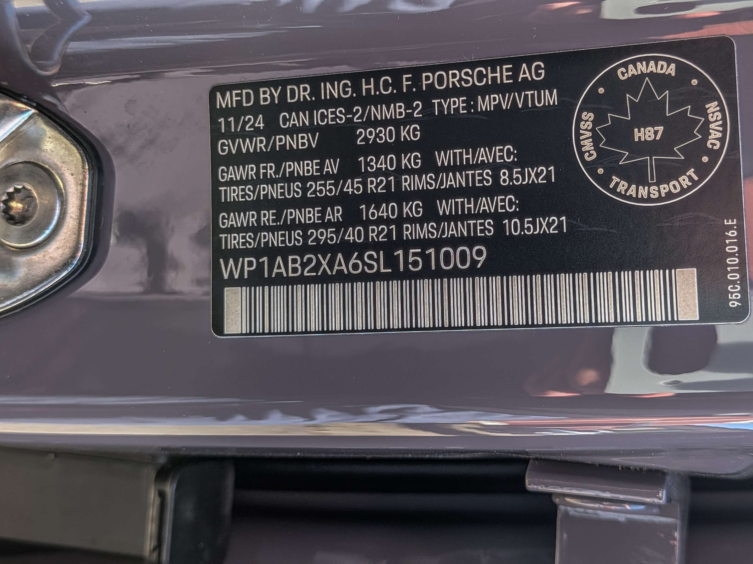 2025 Porsche Macan Electric 4S AWD thumb 31