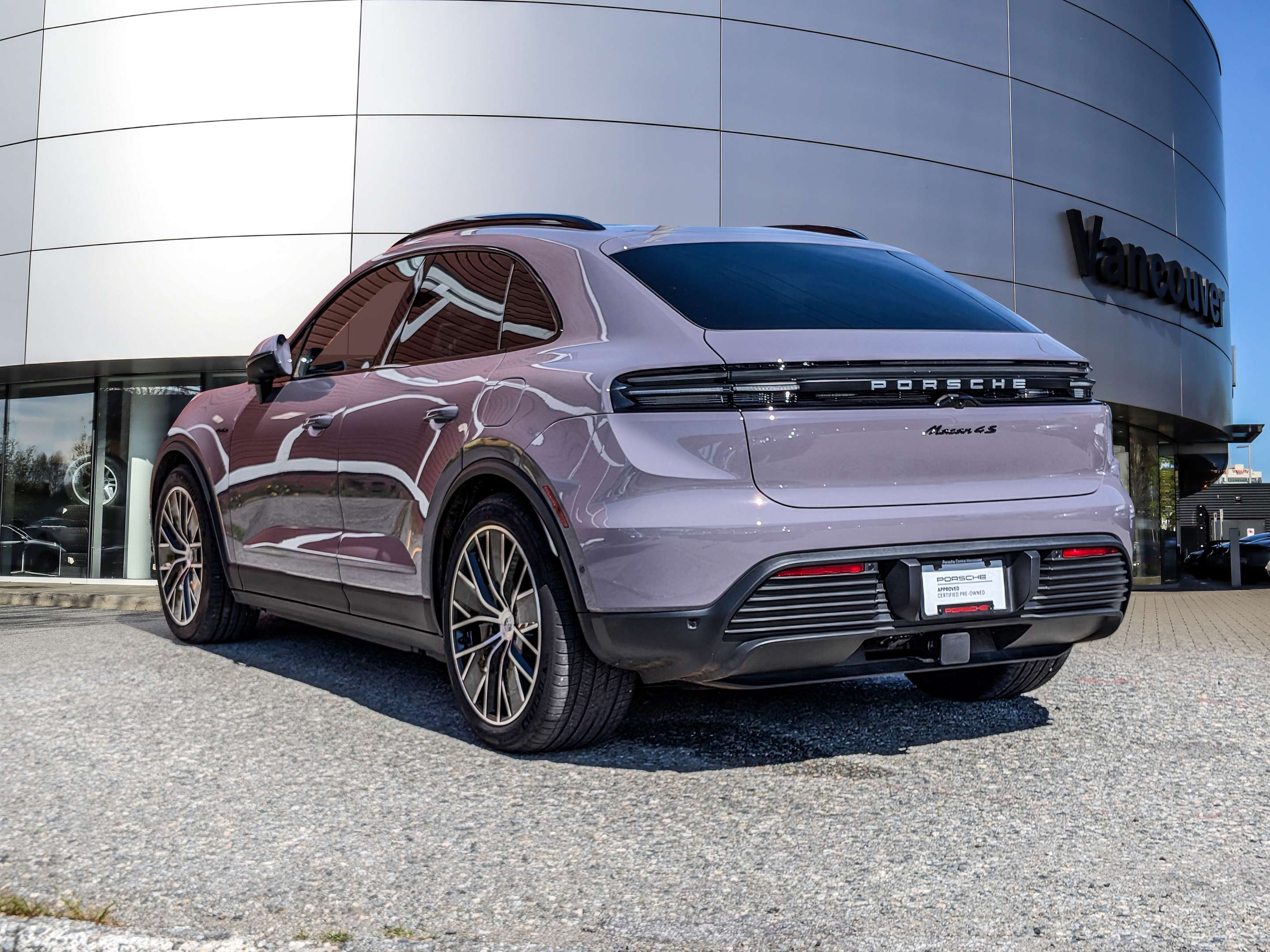 2025 Porsche Macan Electric 4S AWD alt 3