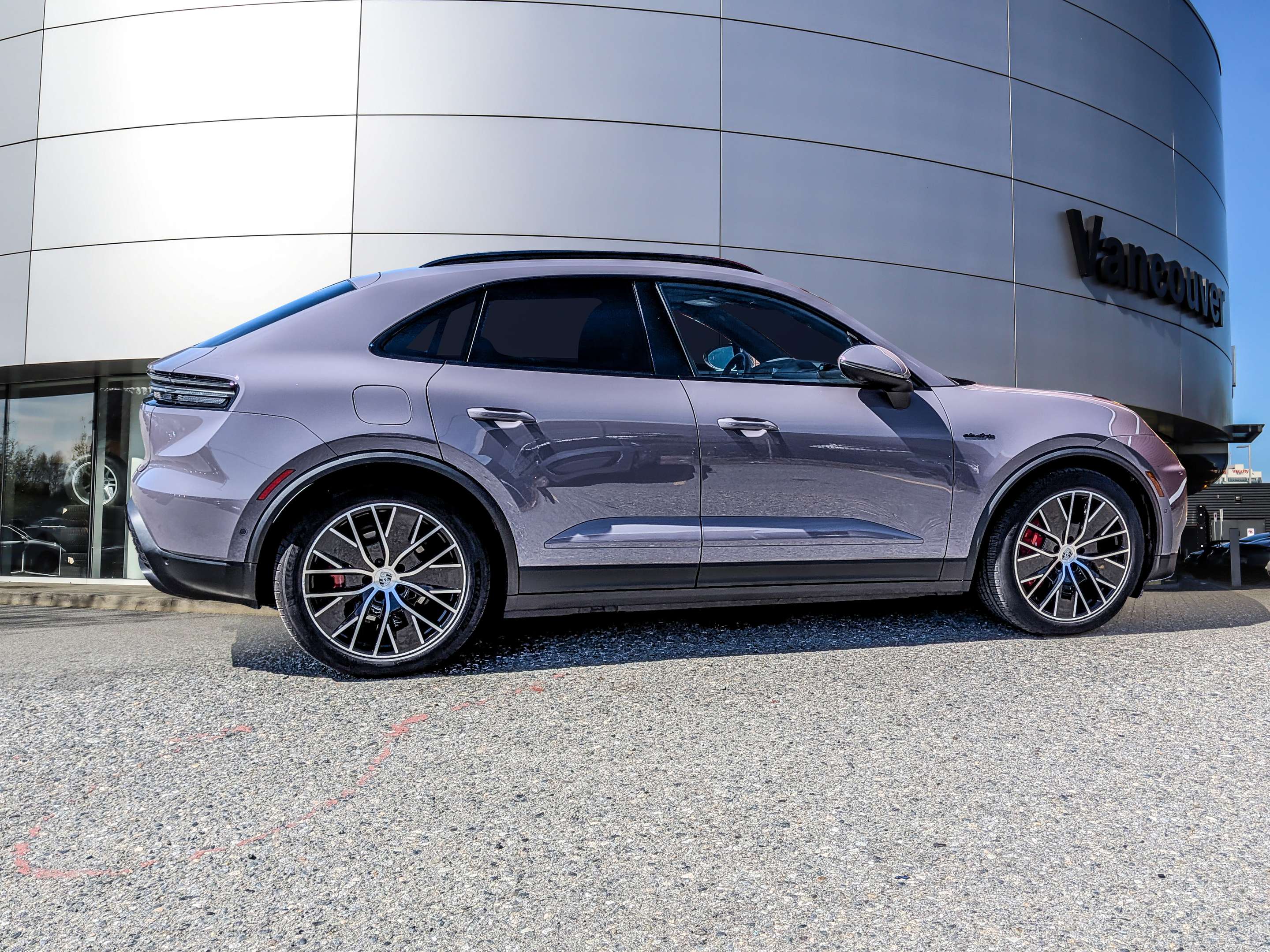 2025 Porsche Macan Electric 4S AWD thumb 6
