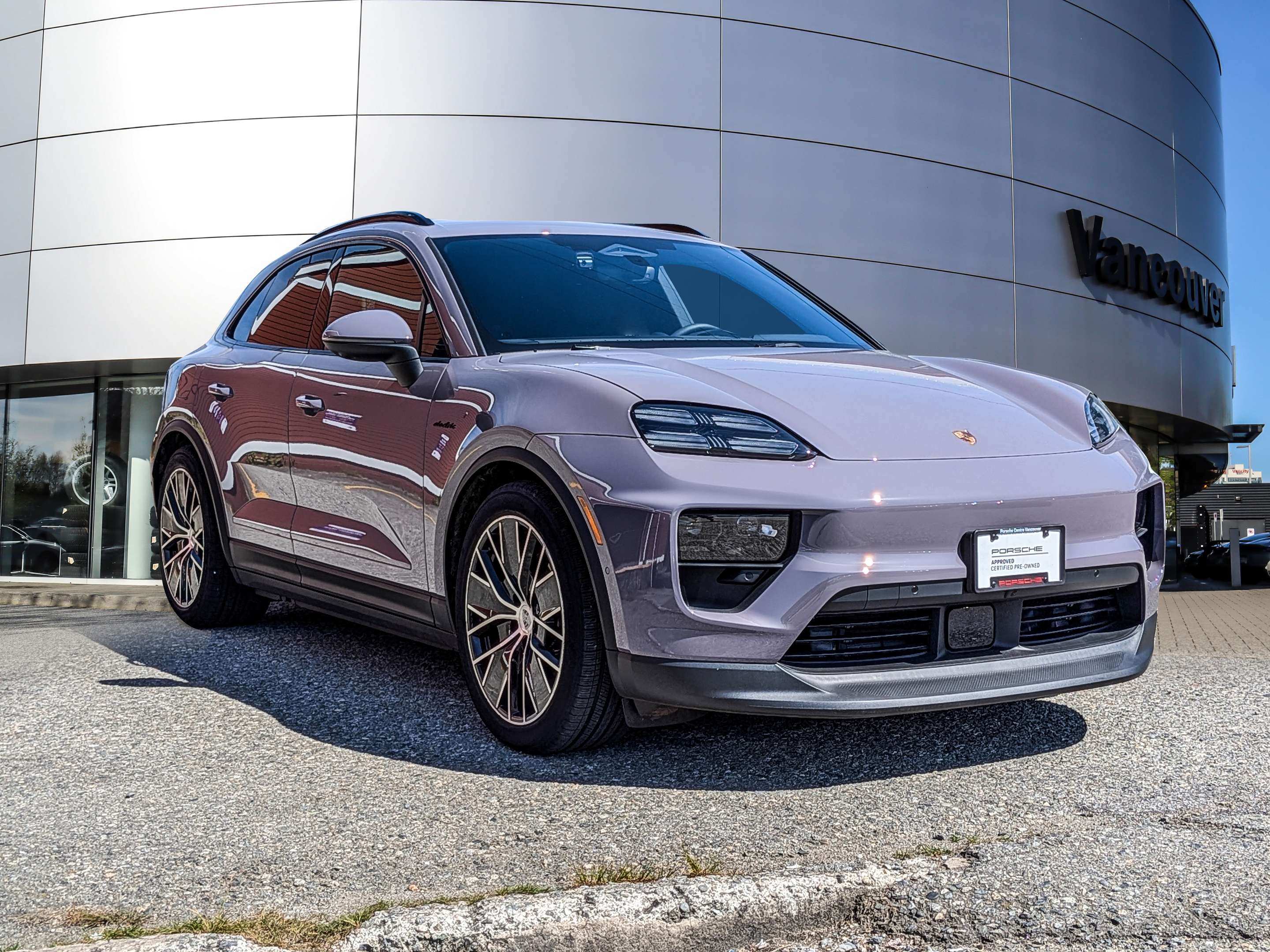 2025 Porsche Macan Electric 4S AWD thumb 7