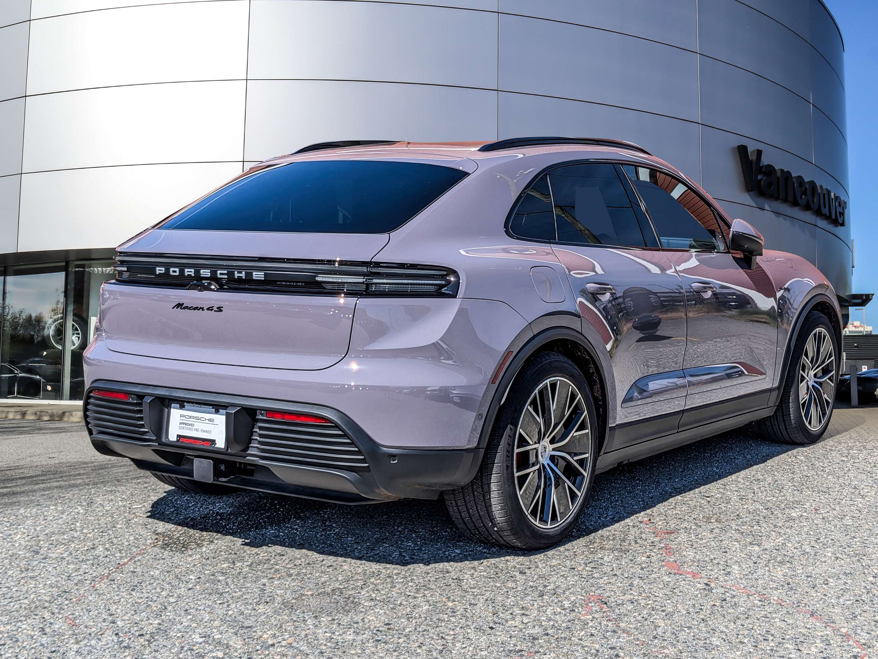 2025 Porsche Macan Electric 4S AWD alt 5