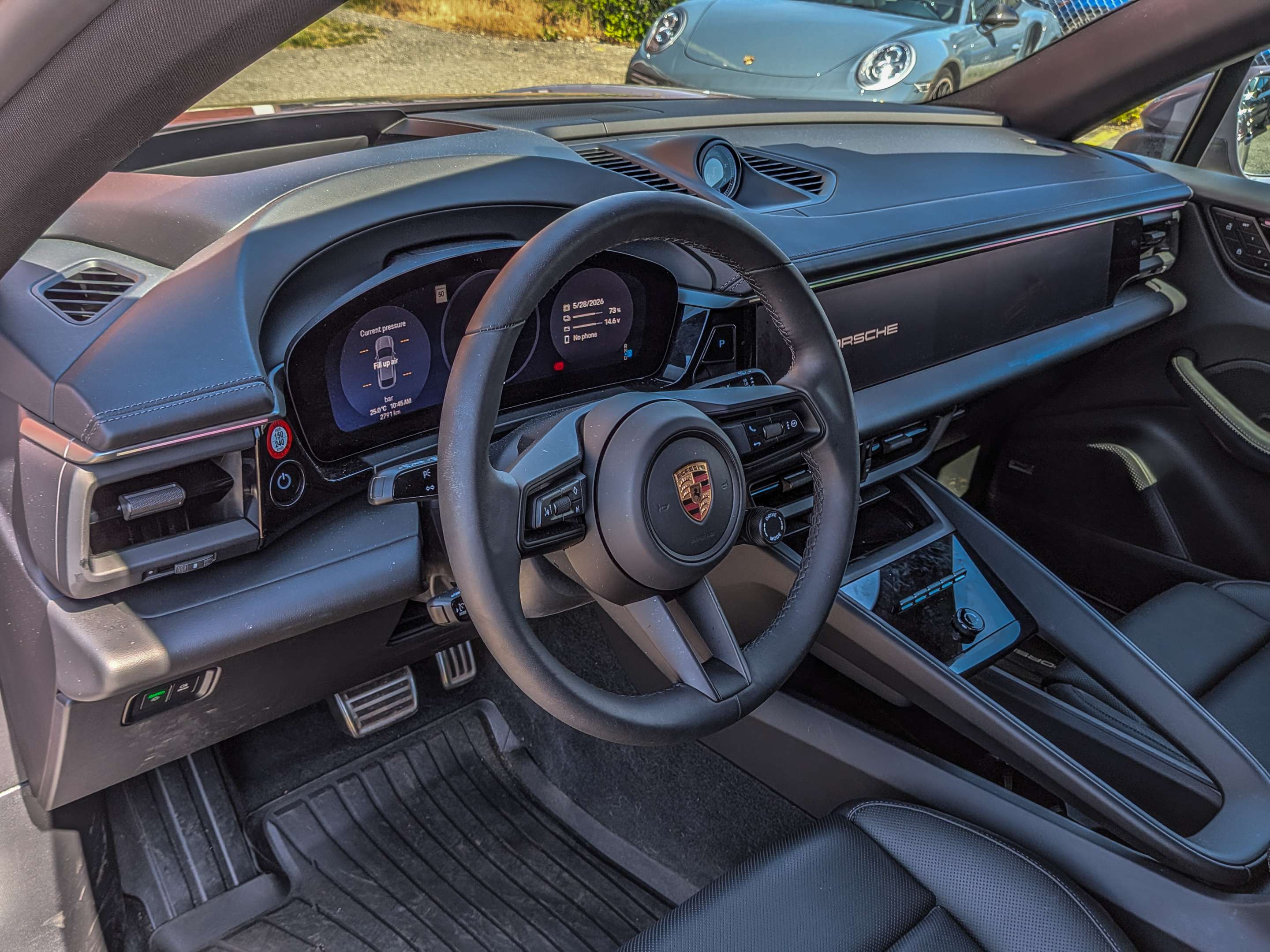 2025 Porsche Macan Electric 4S AWD thumb 12