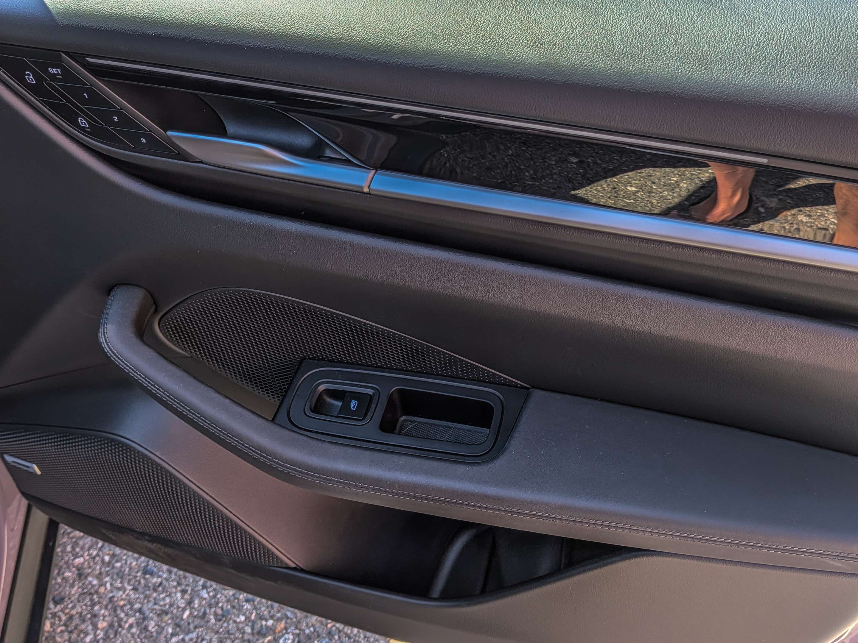 2025 Porsche Macan Electric 4S AWD thumb 23