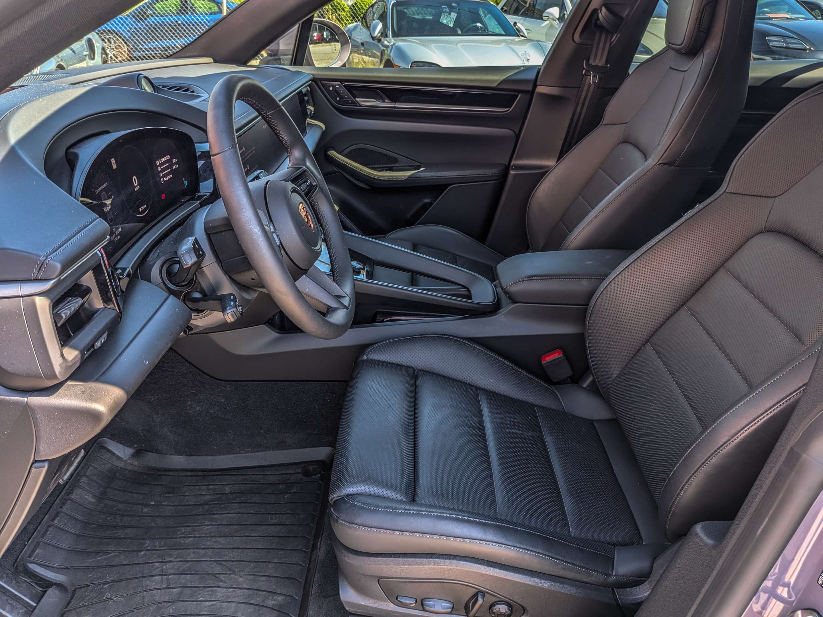 2025 Porsche Macan Electric 4S AWD thumb 13