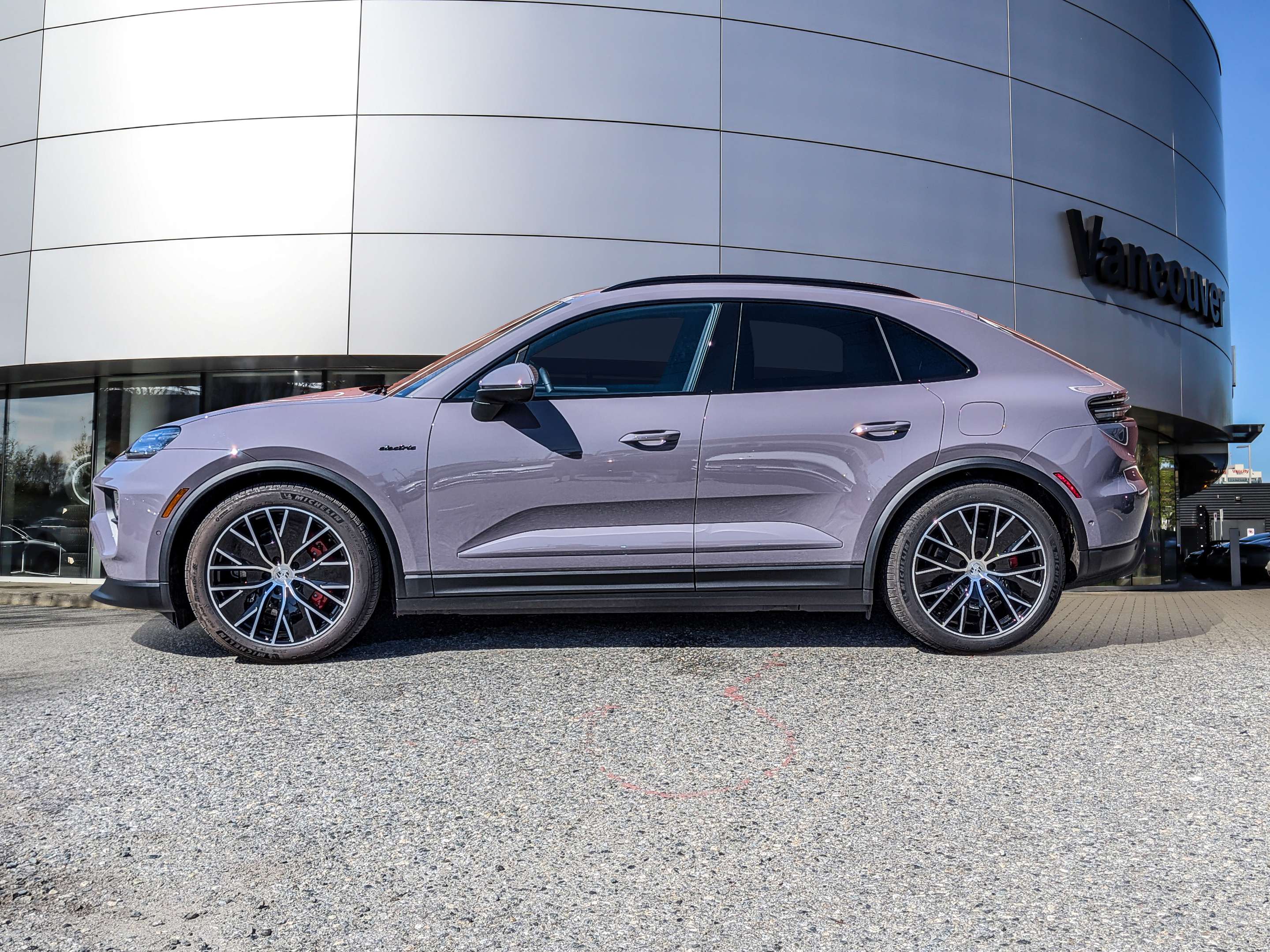 2025 Porsche Macan Electric 4S AWD alt 2