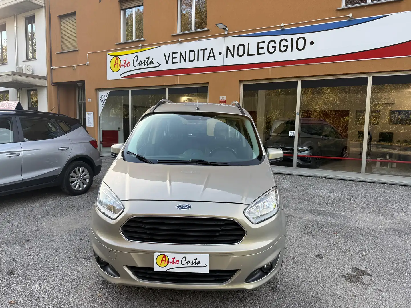 Ford Tourneo Courier 1.5TDCI 75CV TITANIUM 5 POSTI -DISTRIBUZIONE FATTA Gris - 1