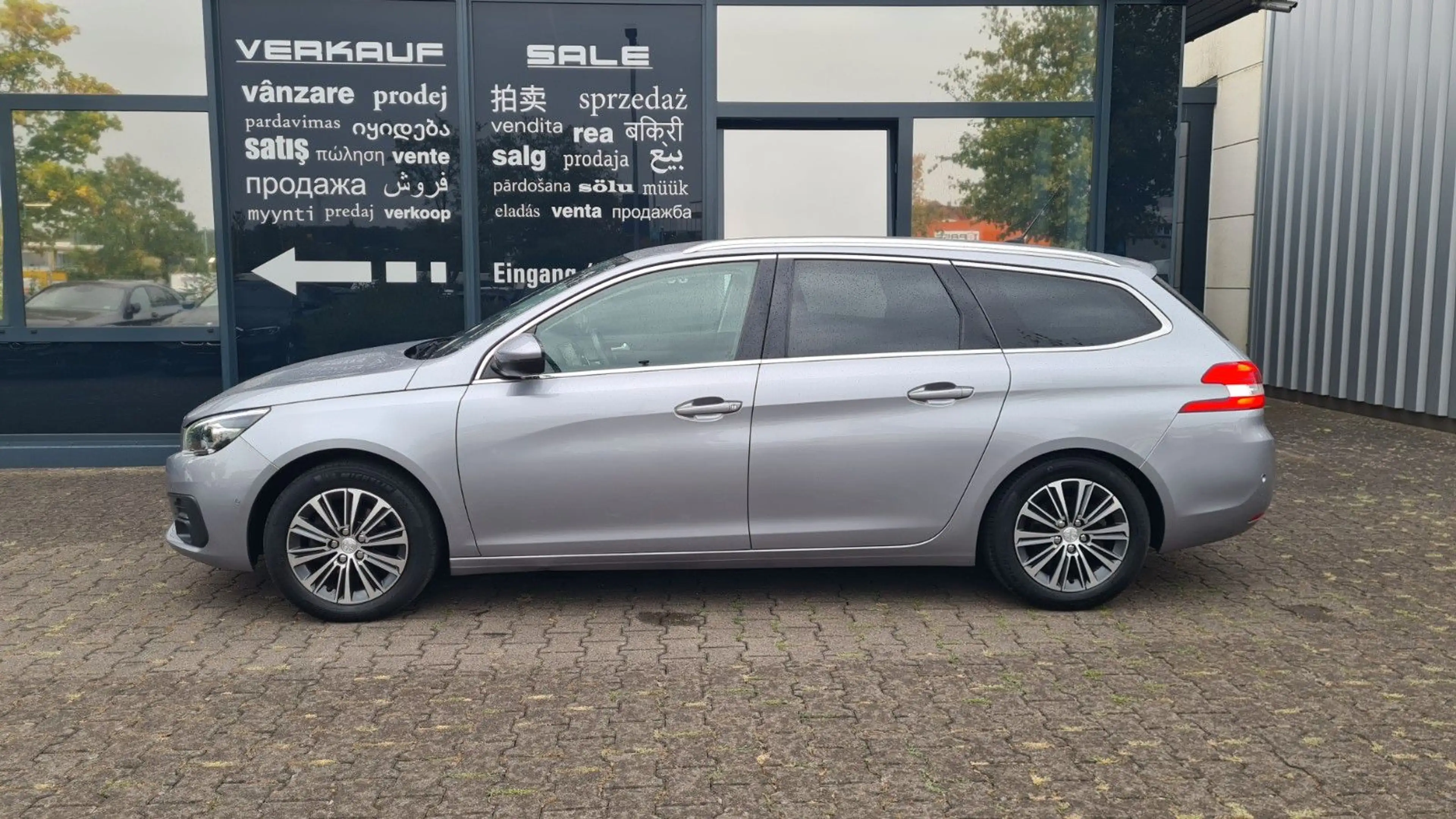 Peugeot 308 SW Allure 1.5 HDi AUT - NAVI - AHK - CAM - — photo 4
