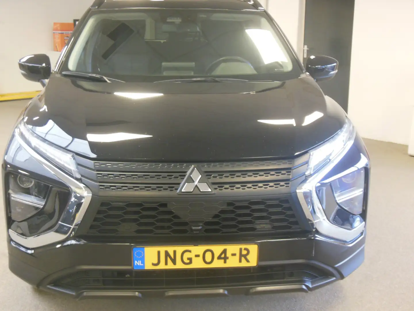 Mitsubishi Eclipse Cross 2.4 PHEV Intense Staat in Hardenberg Schwarz - 2