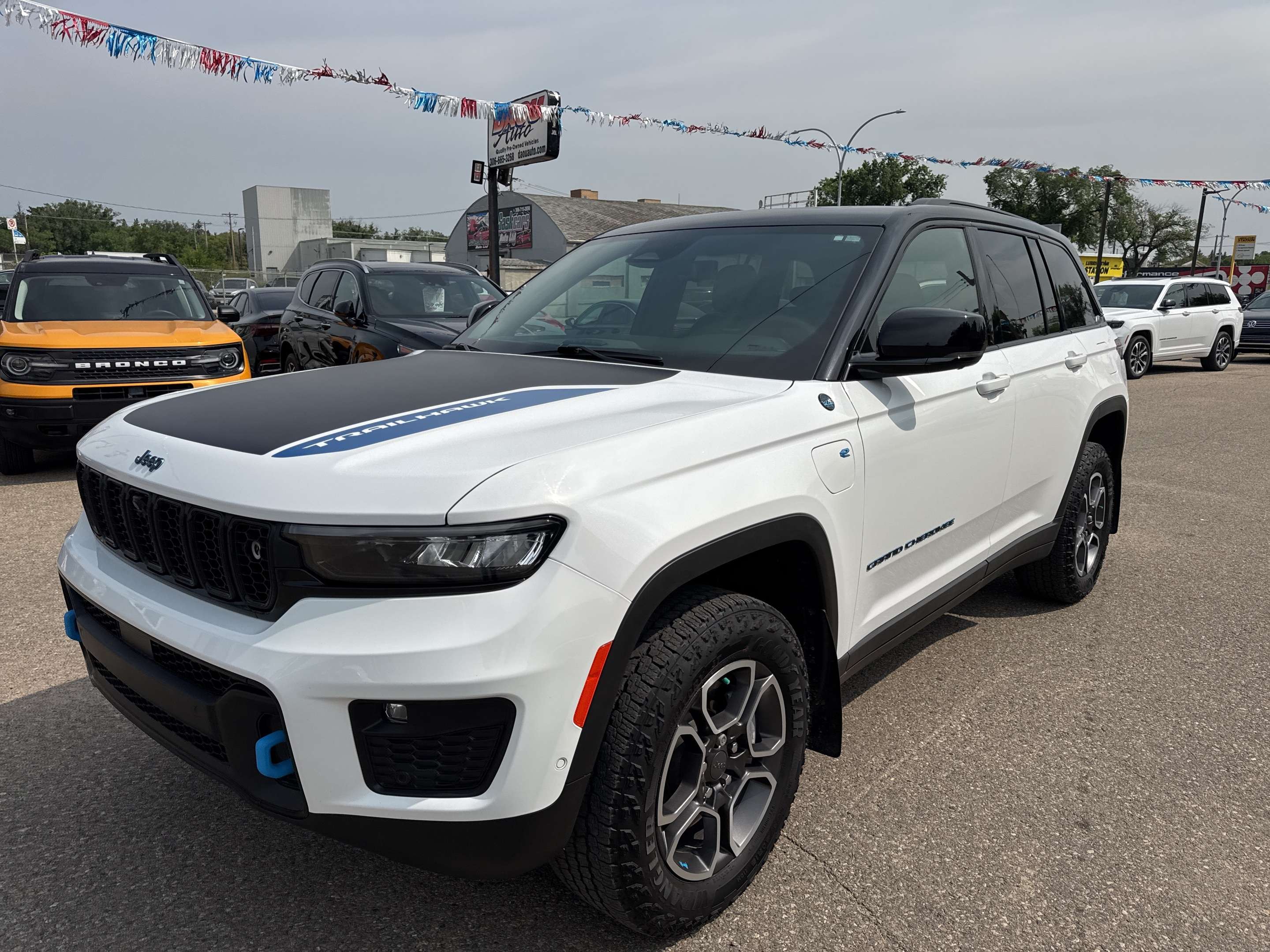 White 2023 Jeep Grand Cherokee 4xe SUV / Crossover Four-Wheel Drive Automatic