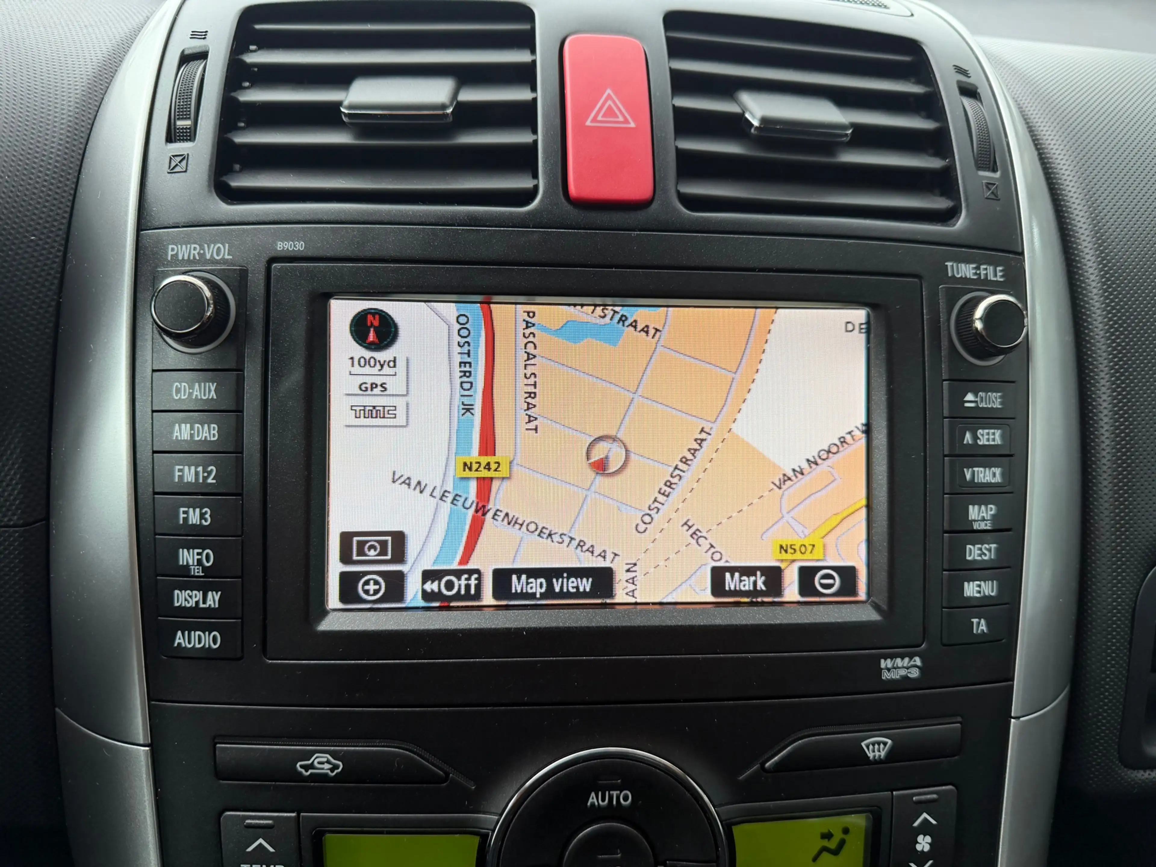 Toyota Auris 1.8 Full Hybrid Executive/ automaat/airco/cruise/n — photo 13
