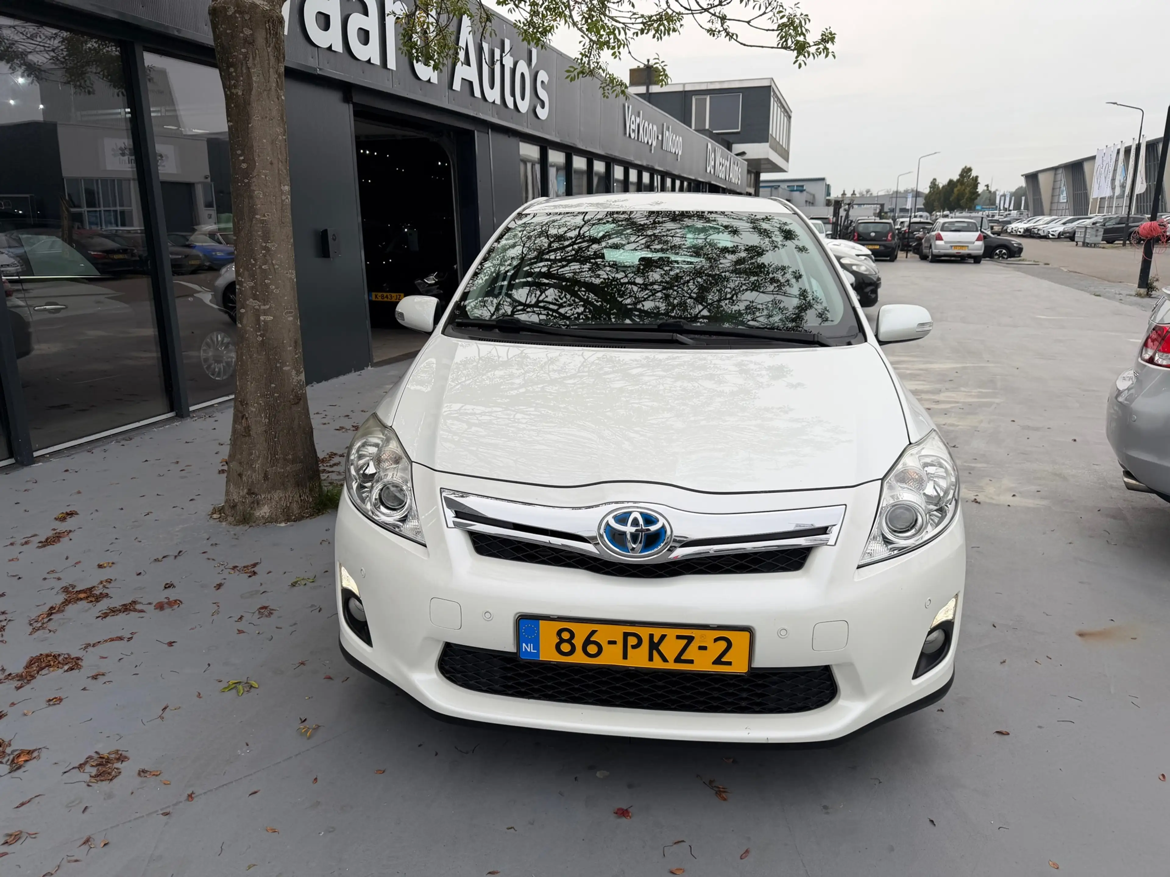 Toyota Auris 1.8 Full Hybrid Executive/ automaat/airco/cruise/n — photo 2