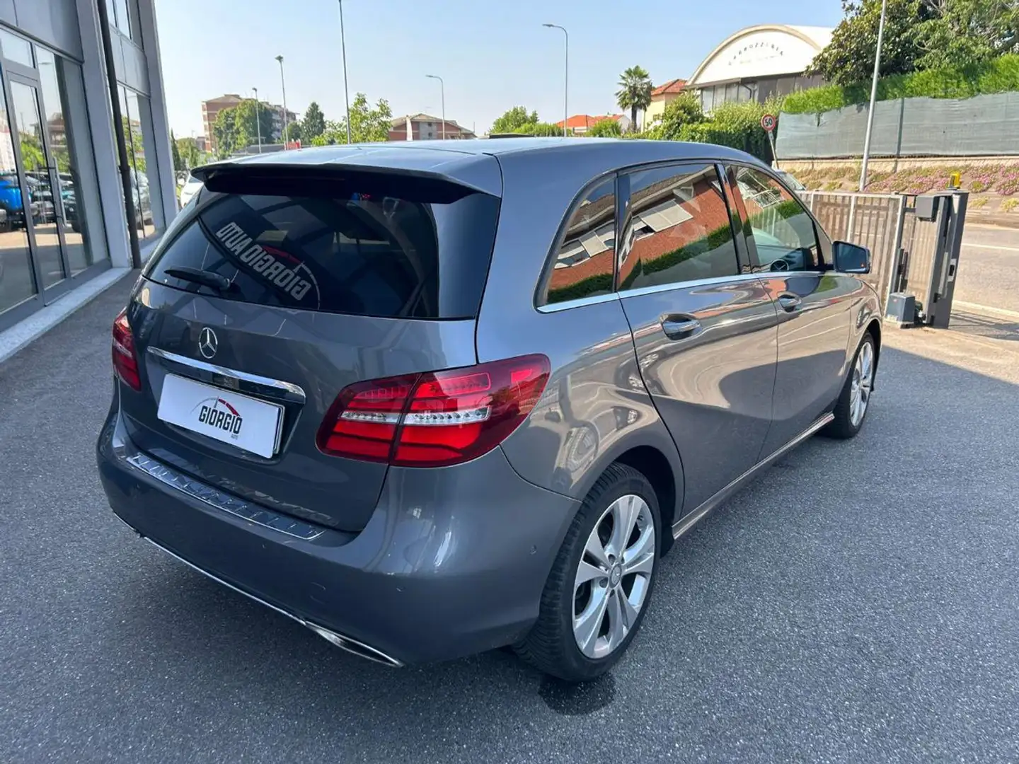 Mercedes-Benz B 200 Executive aut. Grigio - 2