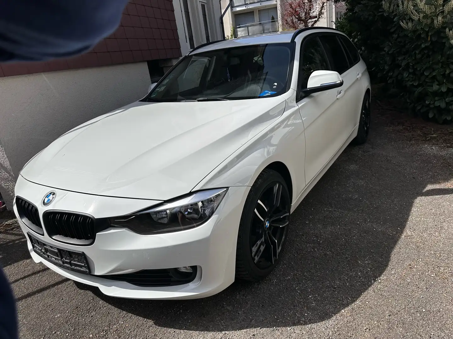 BMW 320 320d Touring F31 Blanc - 1