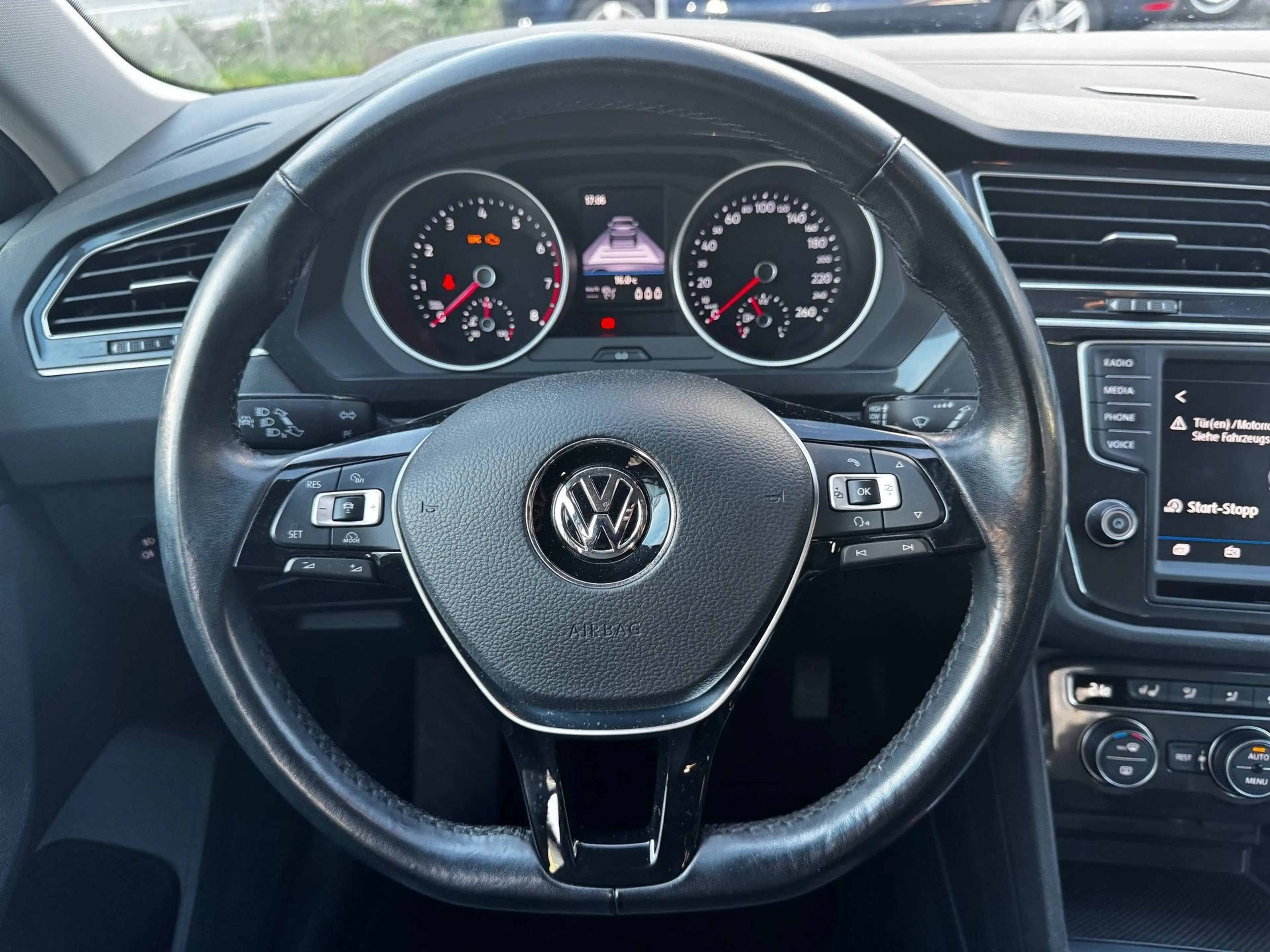 Volkswagen Tiguan 1.4 TSI BMT Comfortline — photo 13