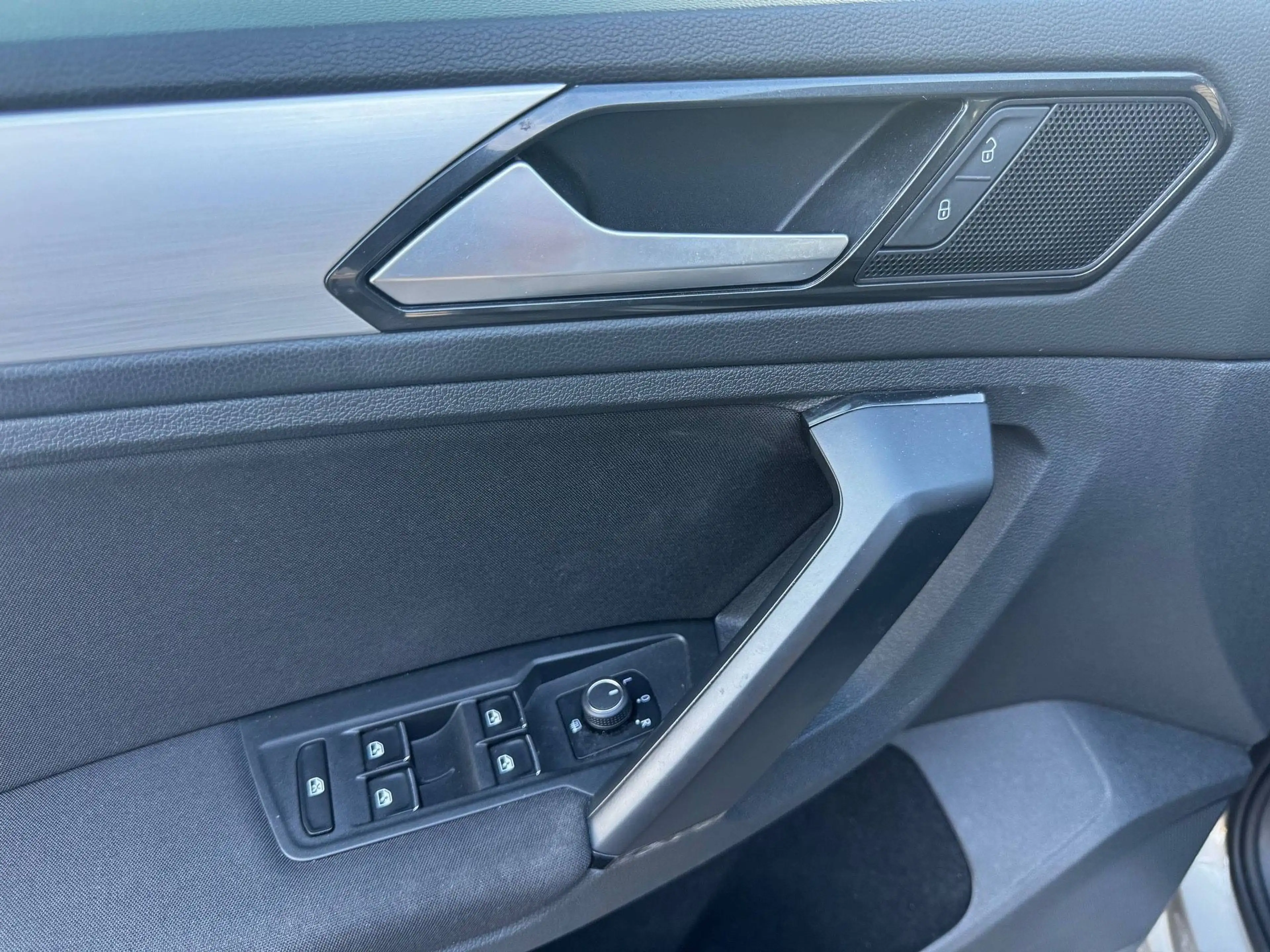 Volkswagen Tiguan 1.4 TSI BMT Comfortline — photo 11
