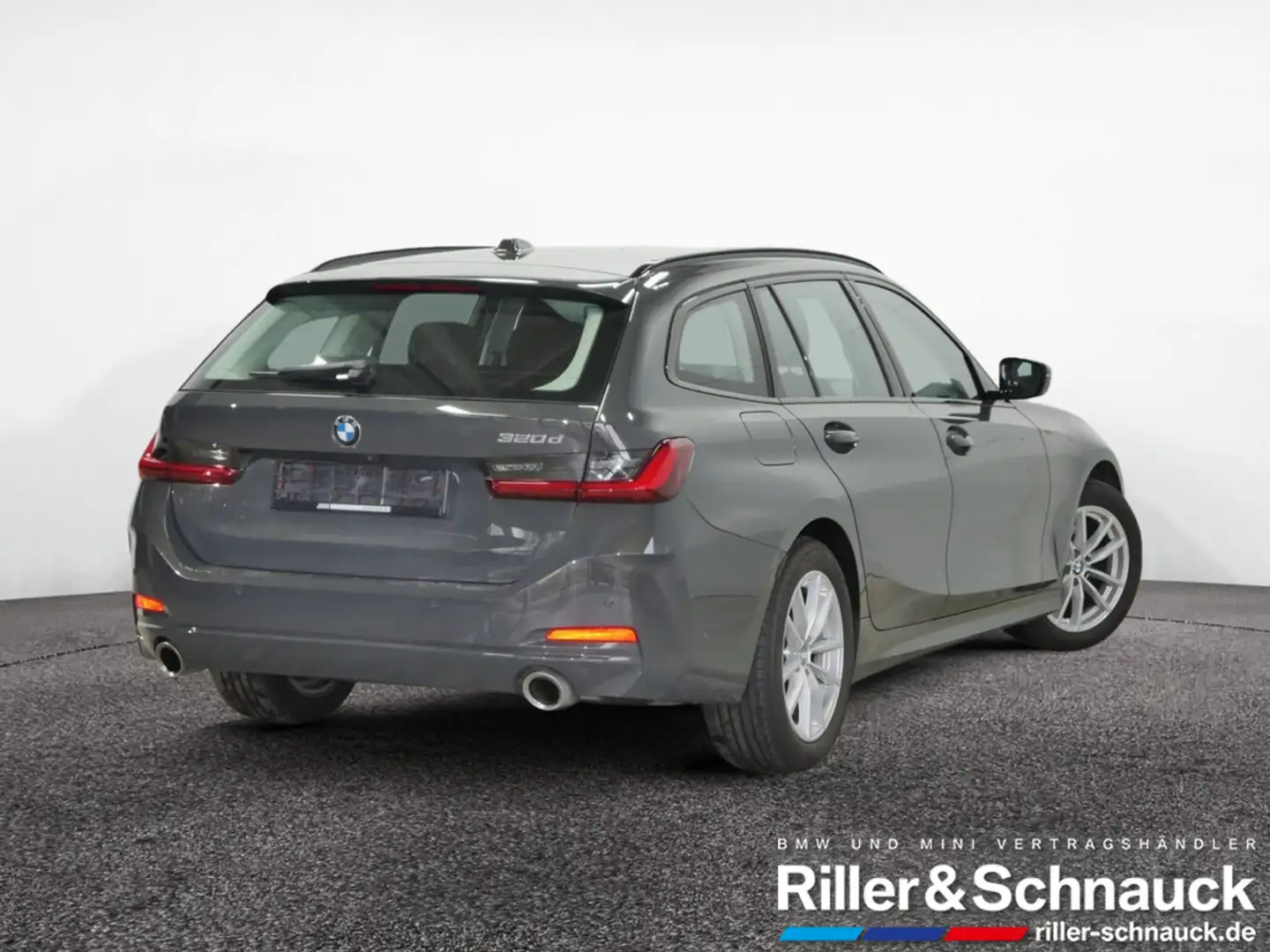 BMW 320 d Touring HUD+360°KAM+LED+NAVI+SHZG Grau - 2