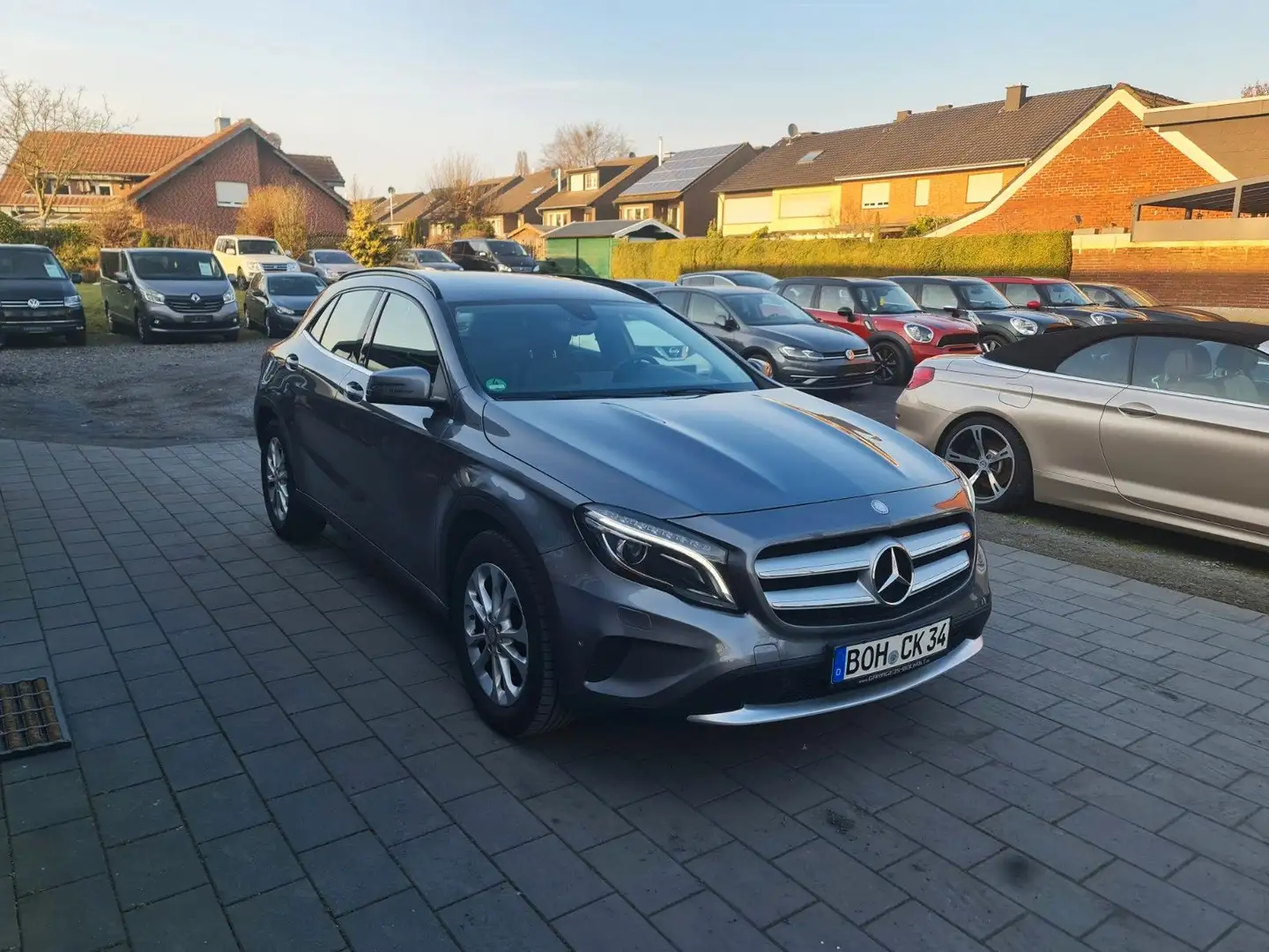 Mercedes-Benz GLA 200 AUT Style/BI-XENON/NAVI/SHZ Szary - 1