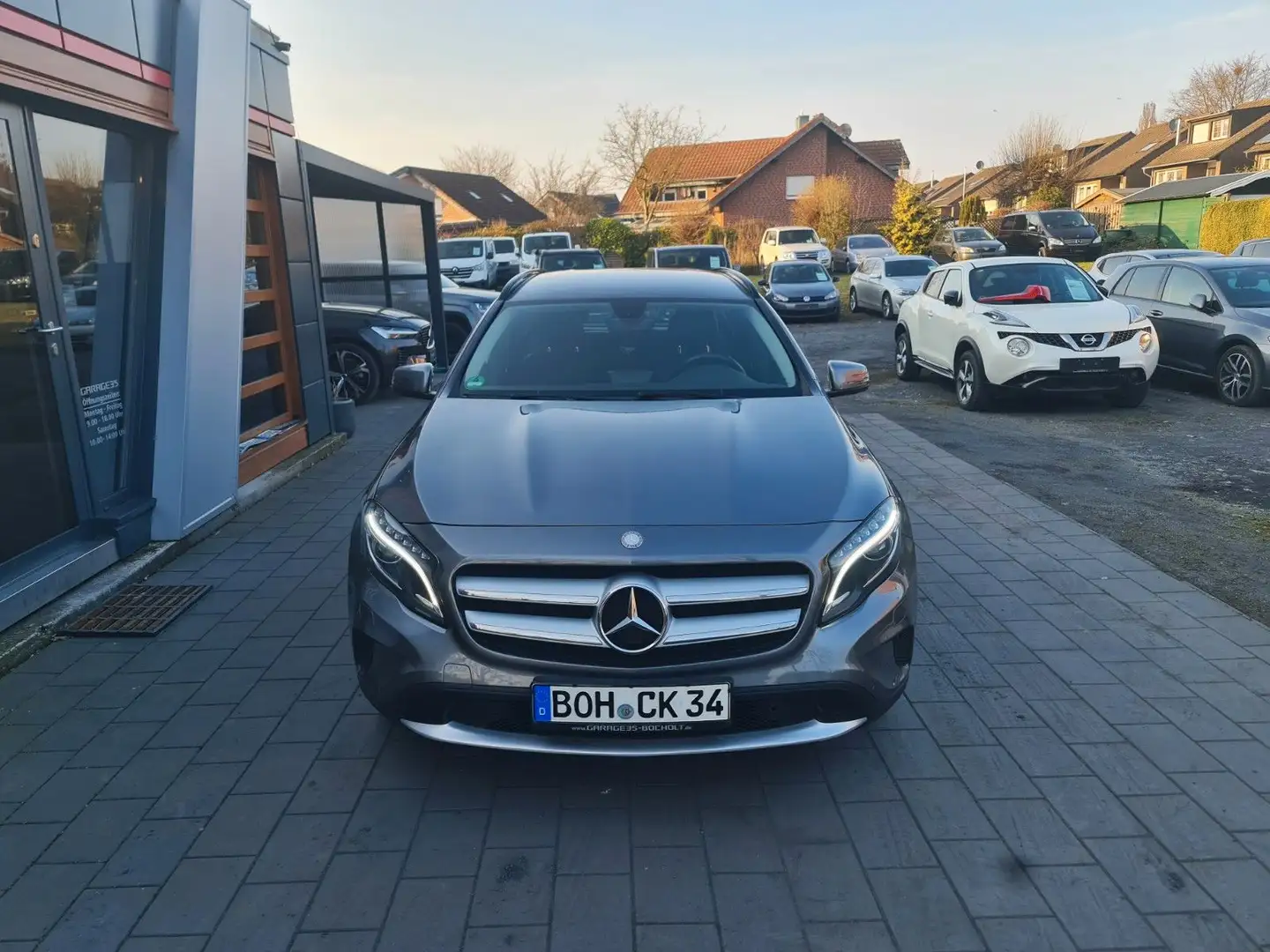 Mercedes-Benz GLA 200 AUT Style/BI-XENON/NAVI/SHZ Szary - 2