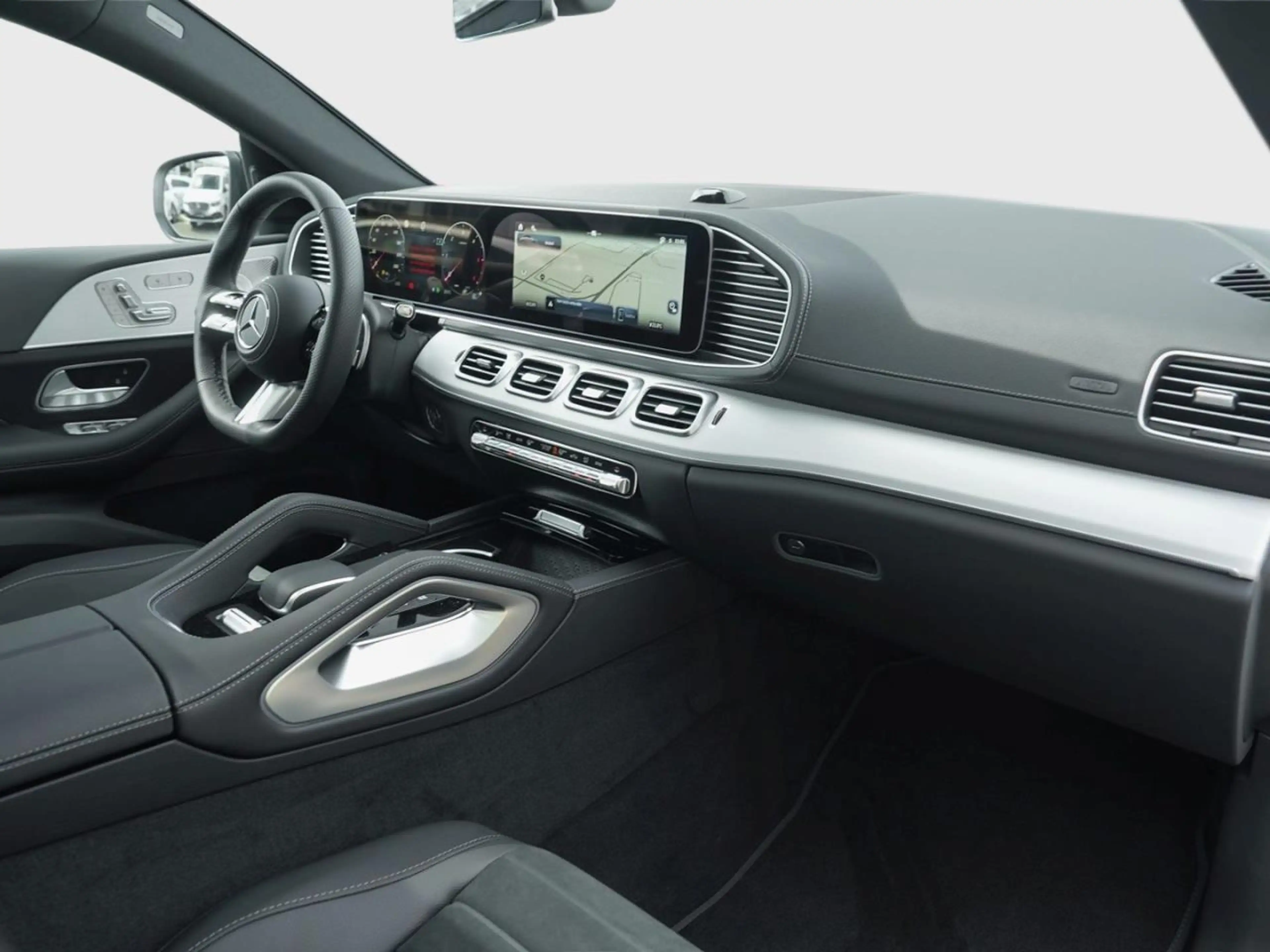 Mercedes-Benz GLE 300 d 4MATIC Coupé AMG Night Airmatic 360° — photo 15