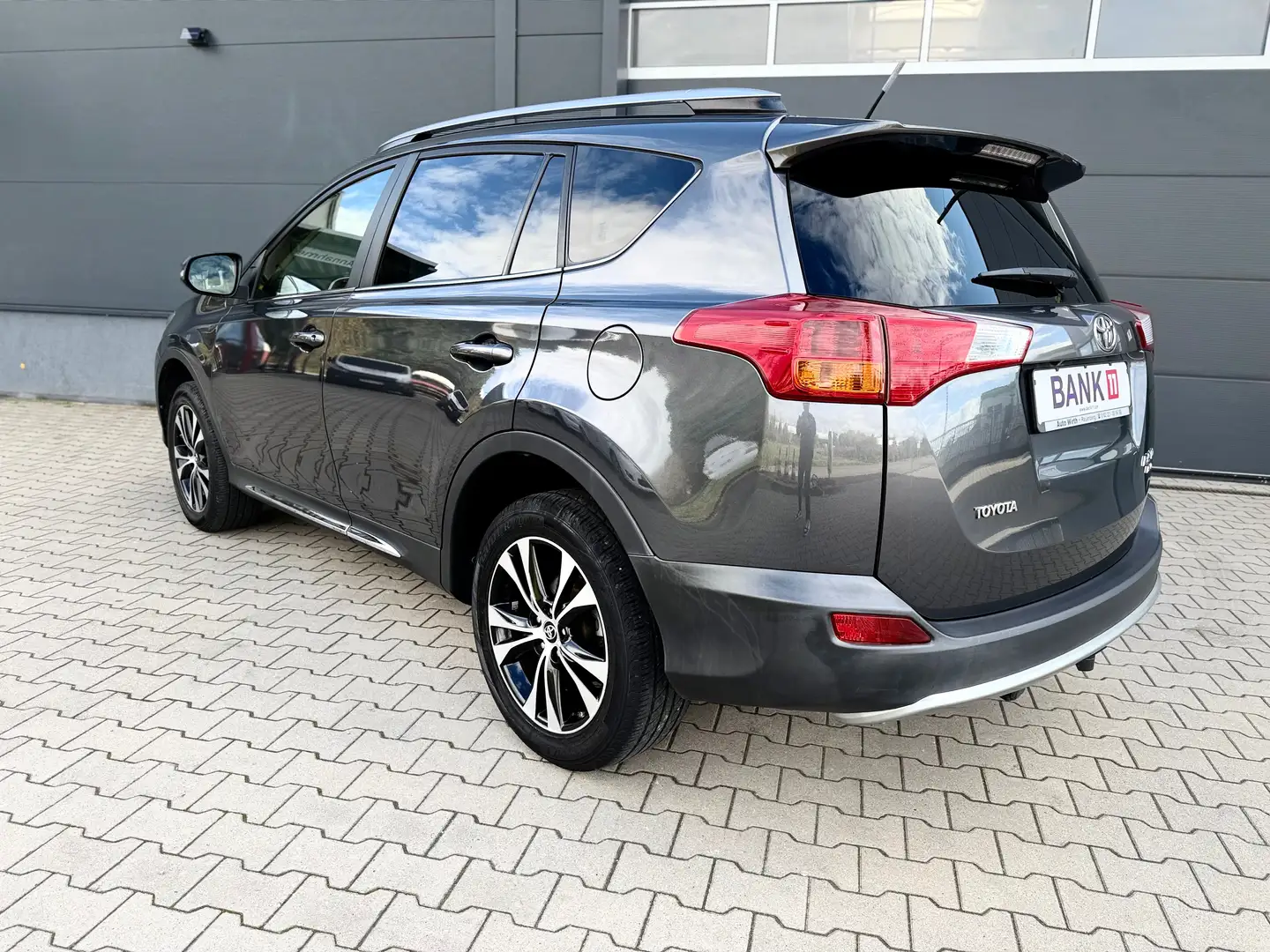 Toyota RAV 4 Edition-S 4x4 Allrad*AHK*LED*NAV*KAM*150PS*PDC Grau - 2