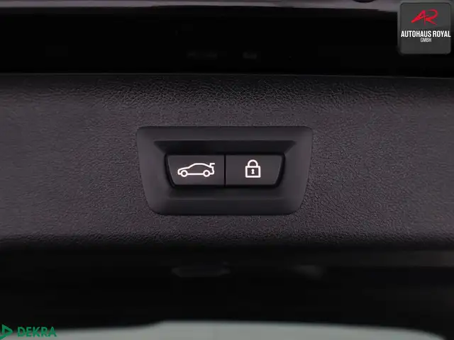 BMW 5 Series view 26