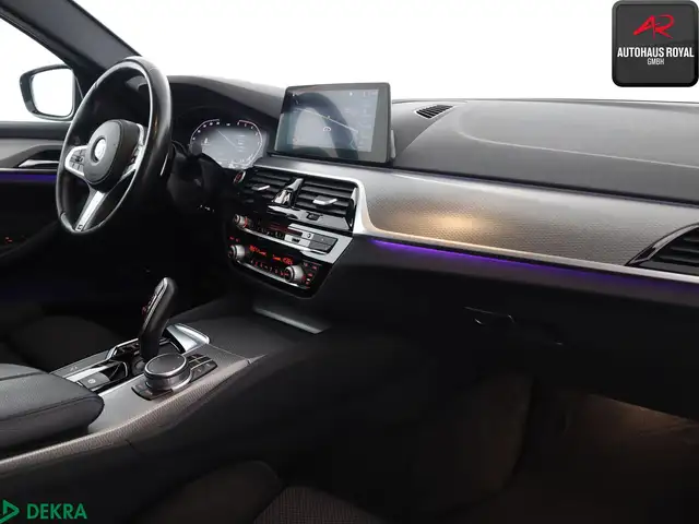 BMW 5 Series view 11