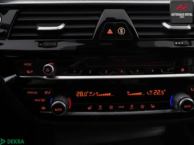 BMW 5 Series view 23