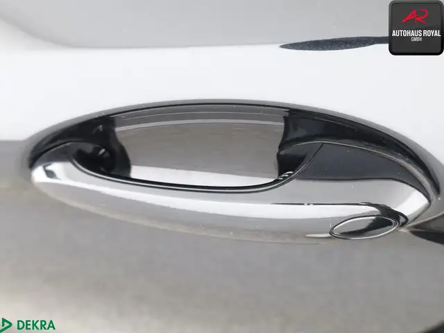 BMW 5 Series view 12