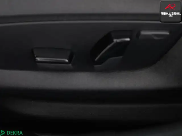 BMW 5 Series view 28
