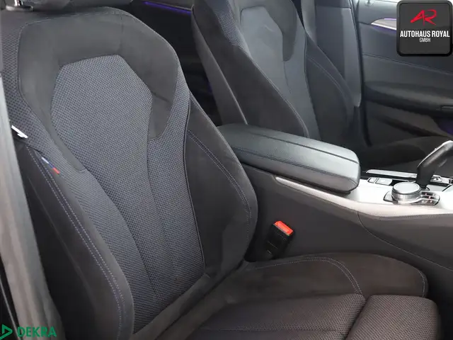 BMW 5 Series view 13