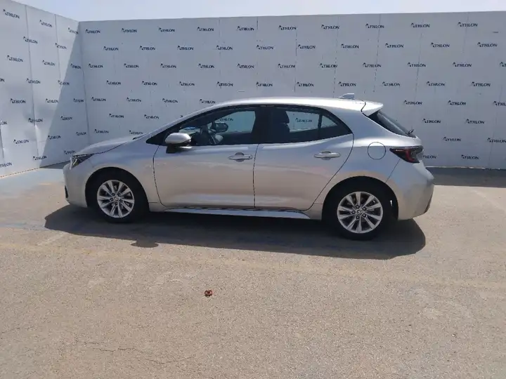 Toyota Auris 2023, foto 3