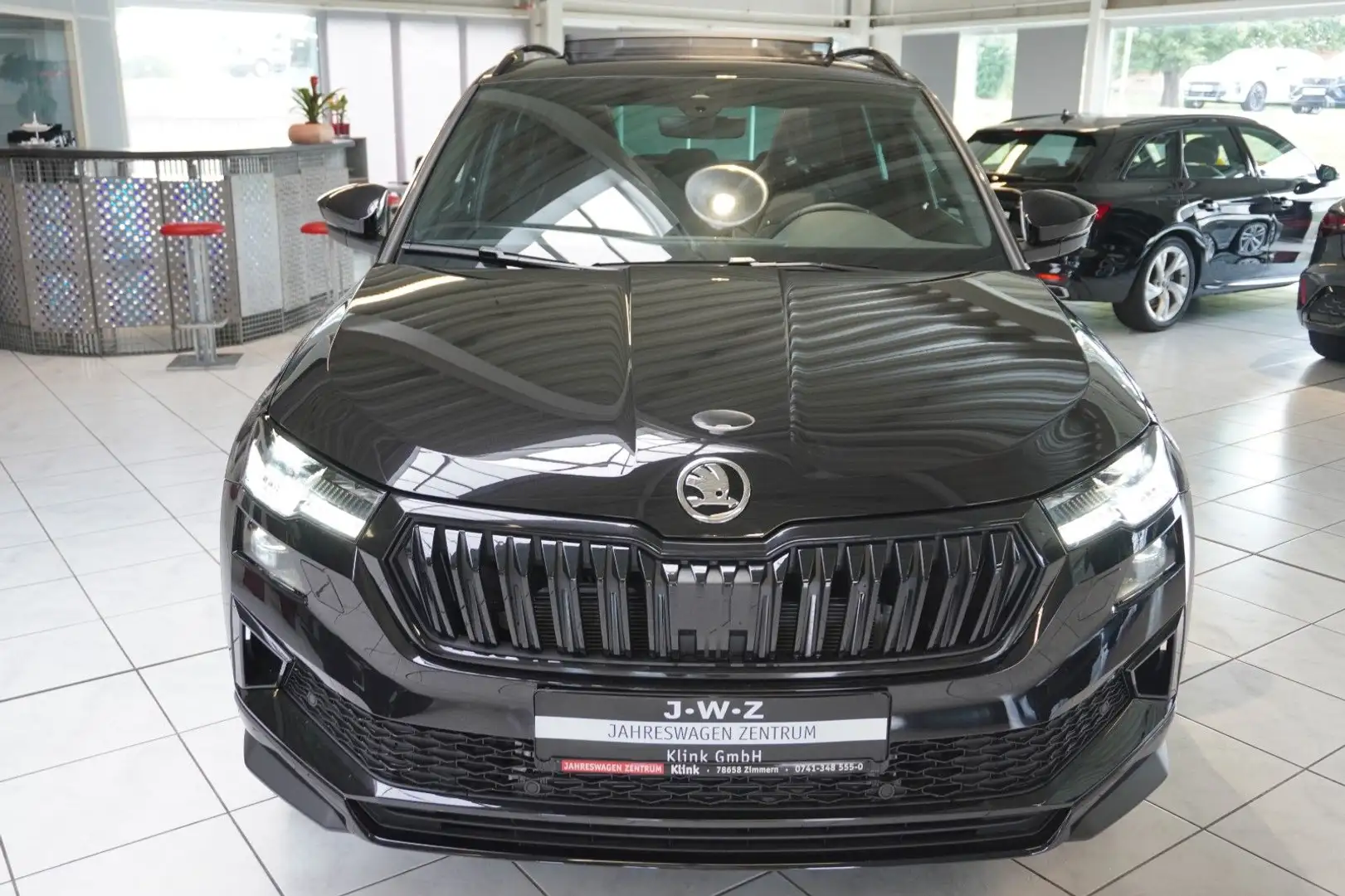 Skoda Karoq Sportline 1.5 TSI DSG*AHK*PANO*KAMERA*ACC* Schwarz - 2
